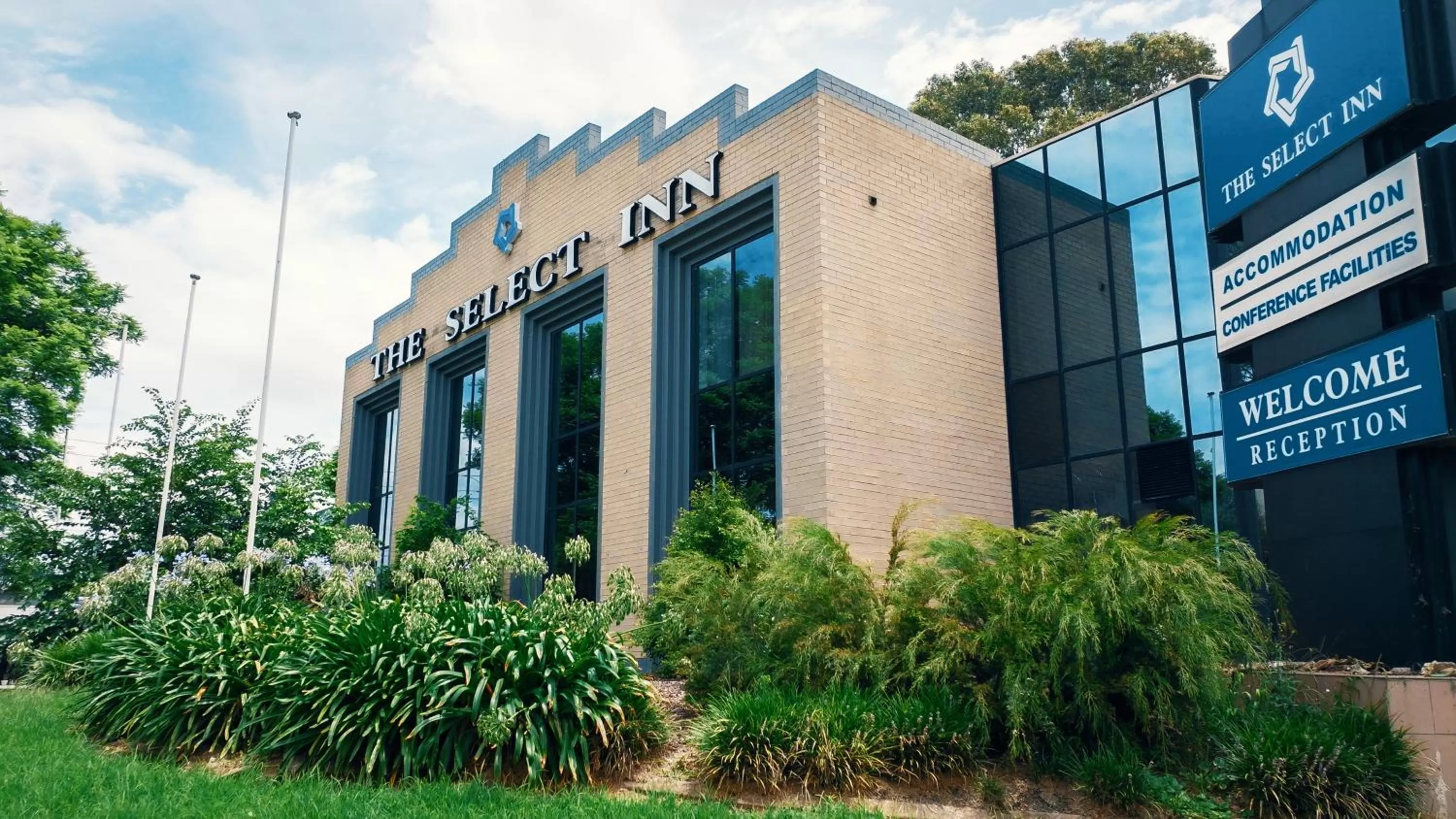 Property building in The Select Inn Penrith