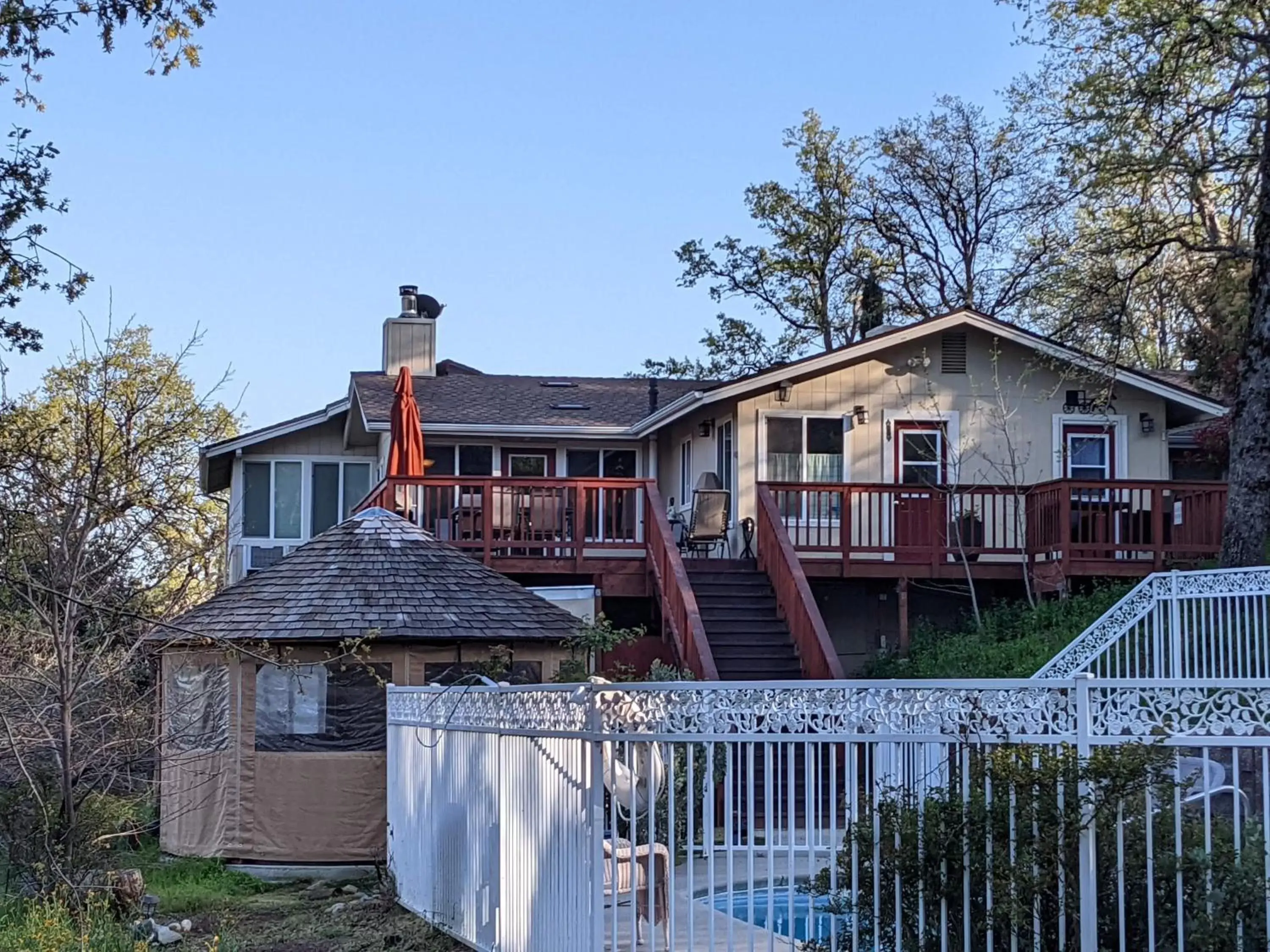 Property building in A Bed of Roses Property building in A Bed of Roses