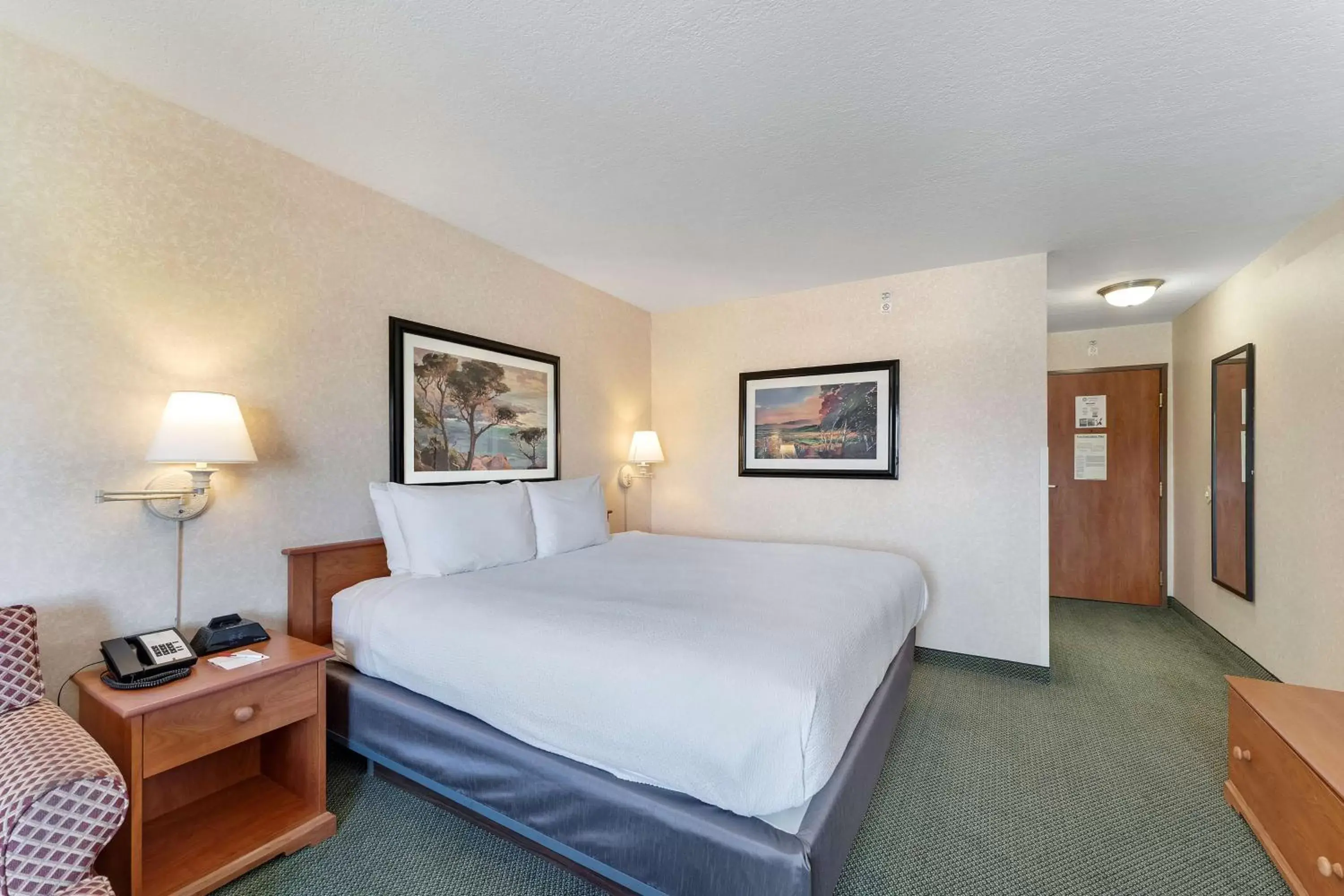 Bedroom, Bed in SureStay Plus Hotel by Best Western Price