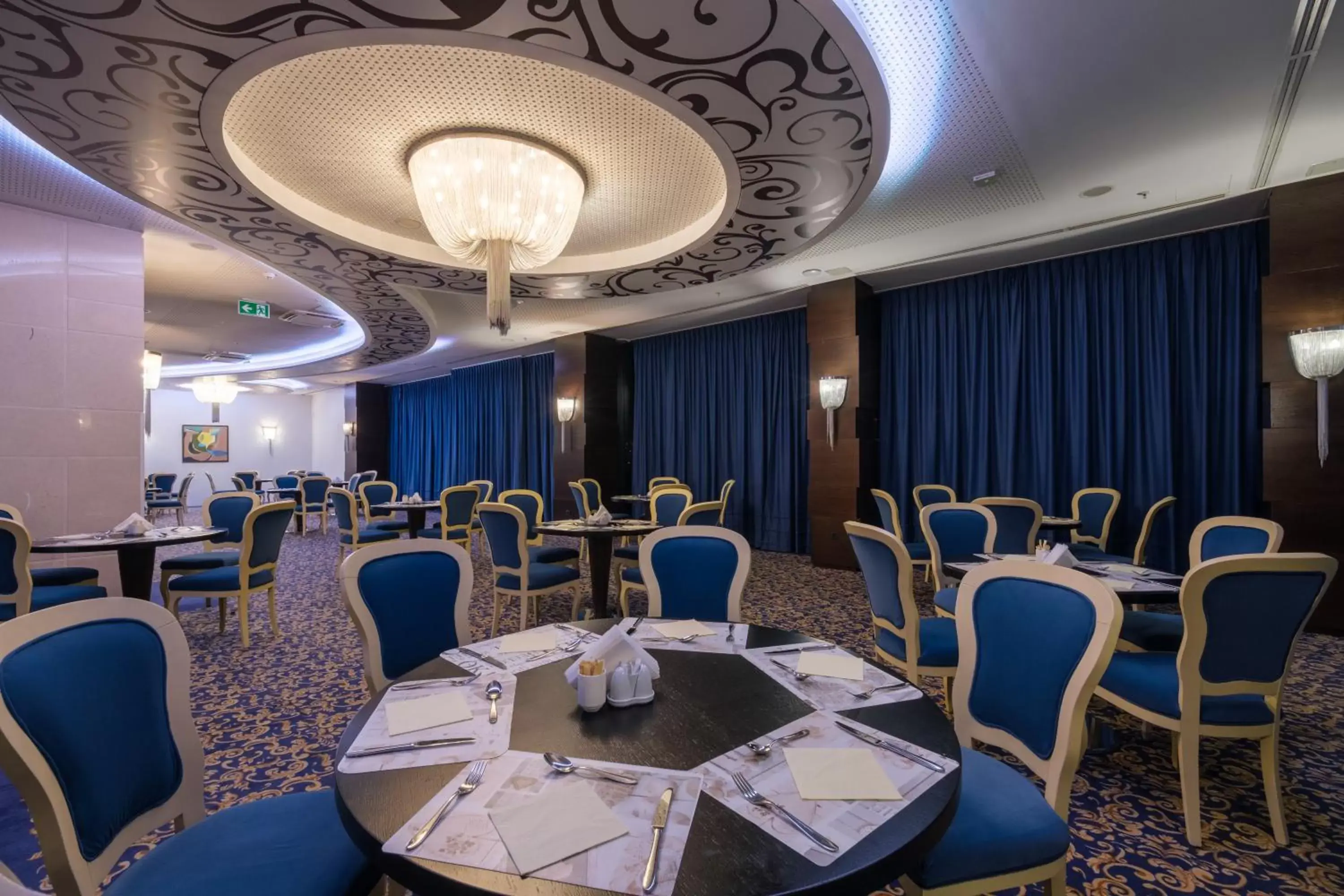 Restaurant/places to eat in Malak Regency Hotel Restaurant/places to eat in Malak Regency Hotel