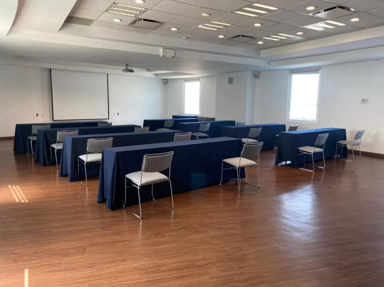 Property building in Ejecutivo Express Guadalajara Providencia - Av México Property building in Ejecutivo Express Guadalajara Providencia - Av México