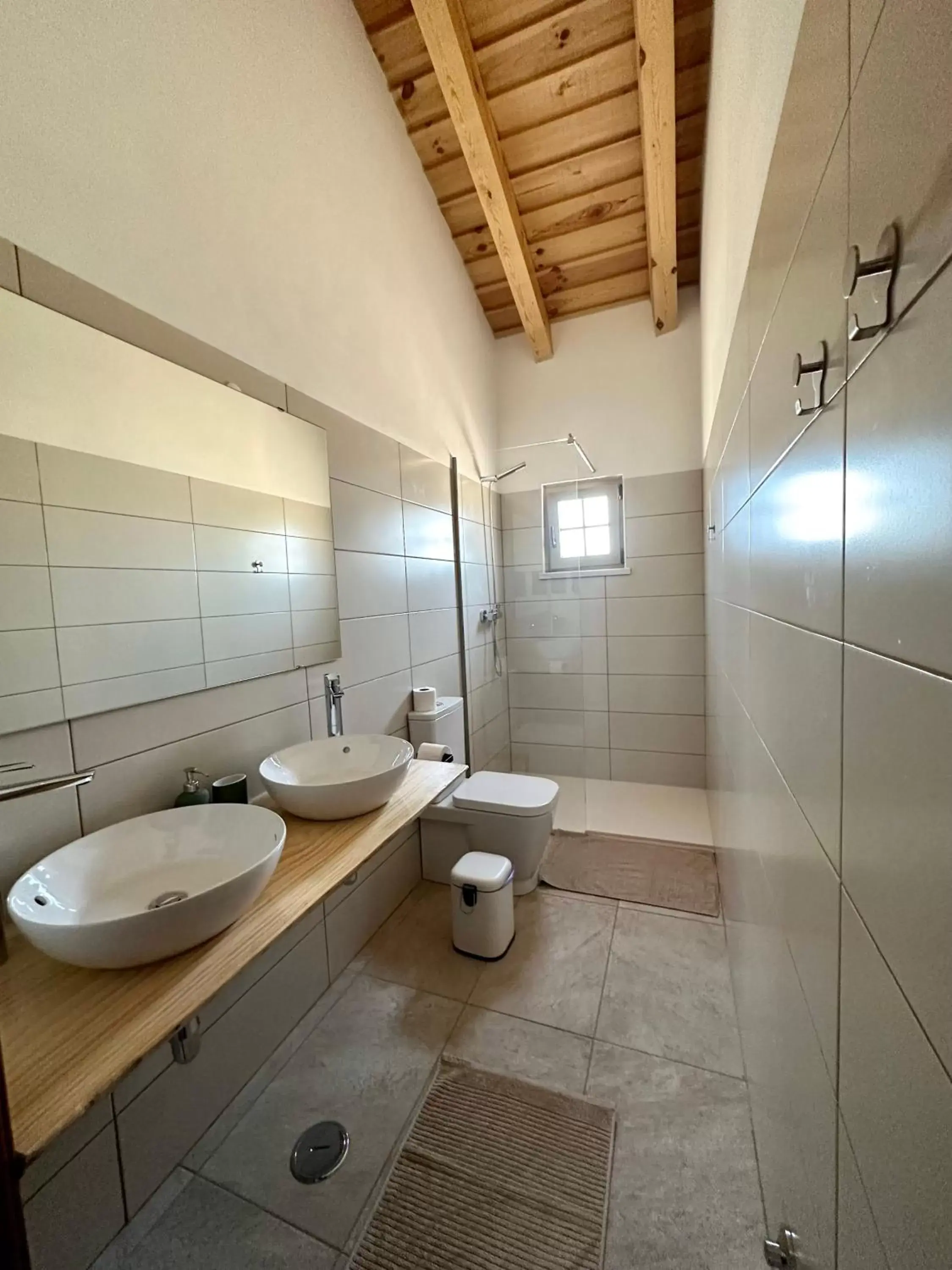 Bathroom in Luxury room at Mama-Adama Alpaca Farm