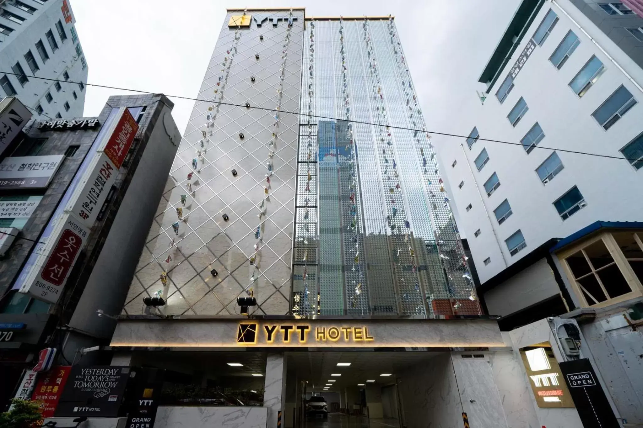 Property Building in Ytt Hotel