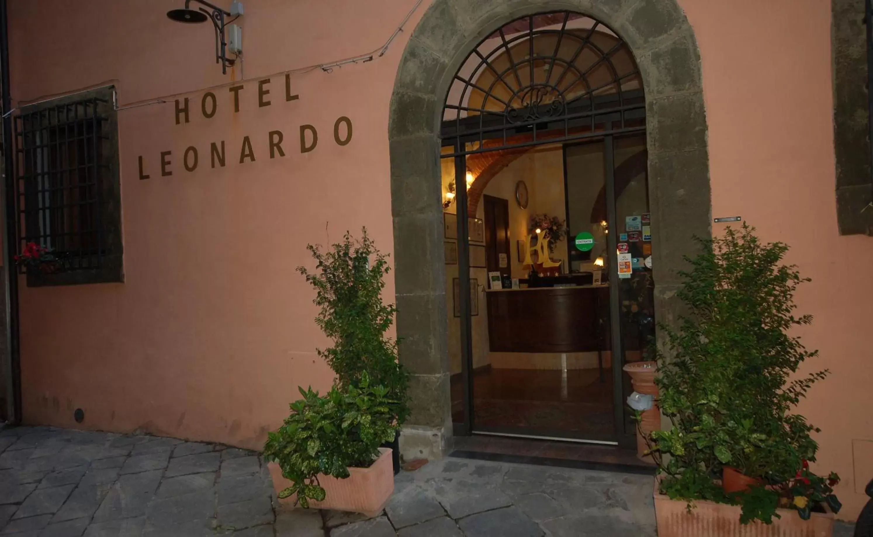 Facade/entrance in Hotel Leonardo
