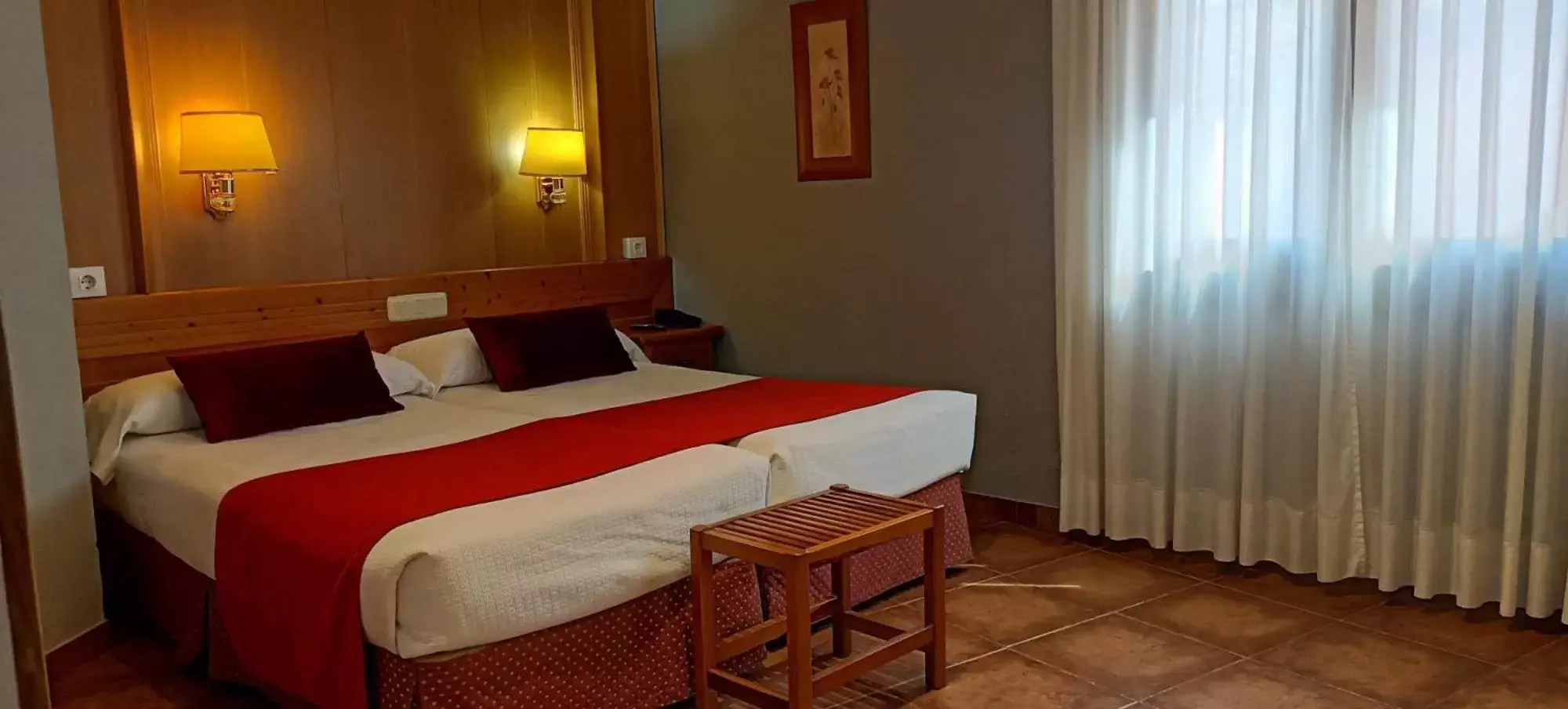 Bedroom, Bed in Hotel Real De Toledo