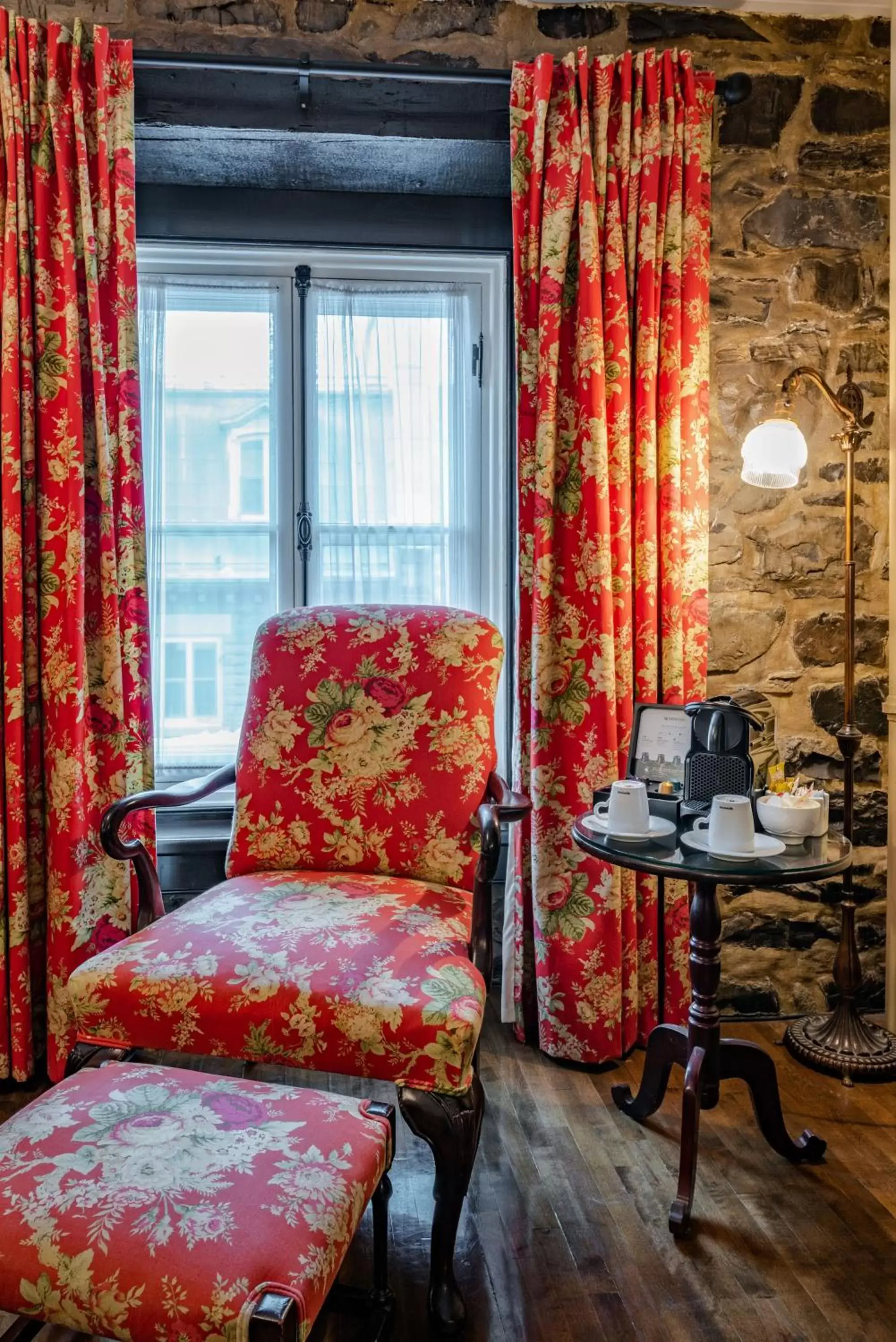 Bedroom, Seating Area in Le Clos Saint-Louis