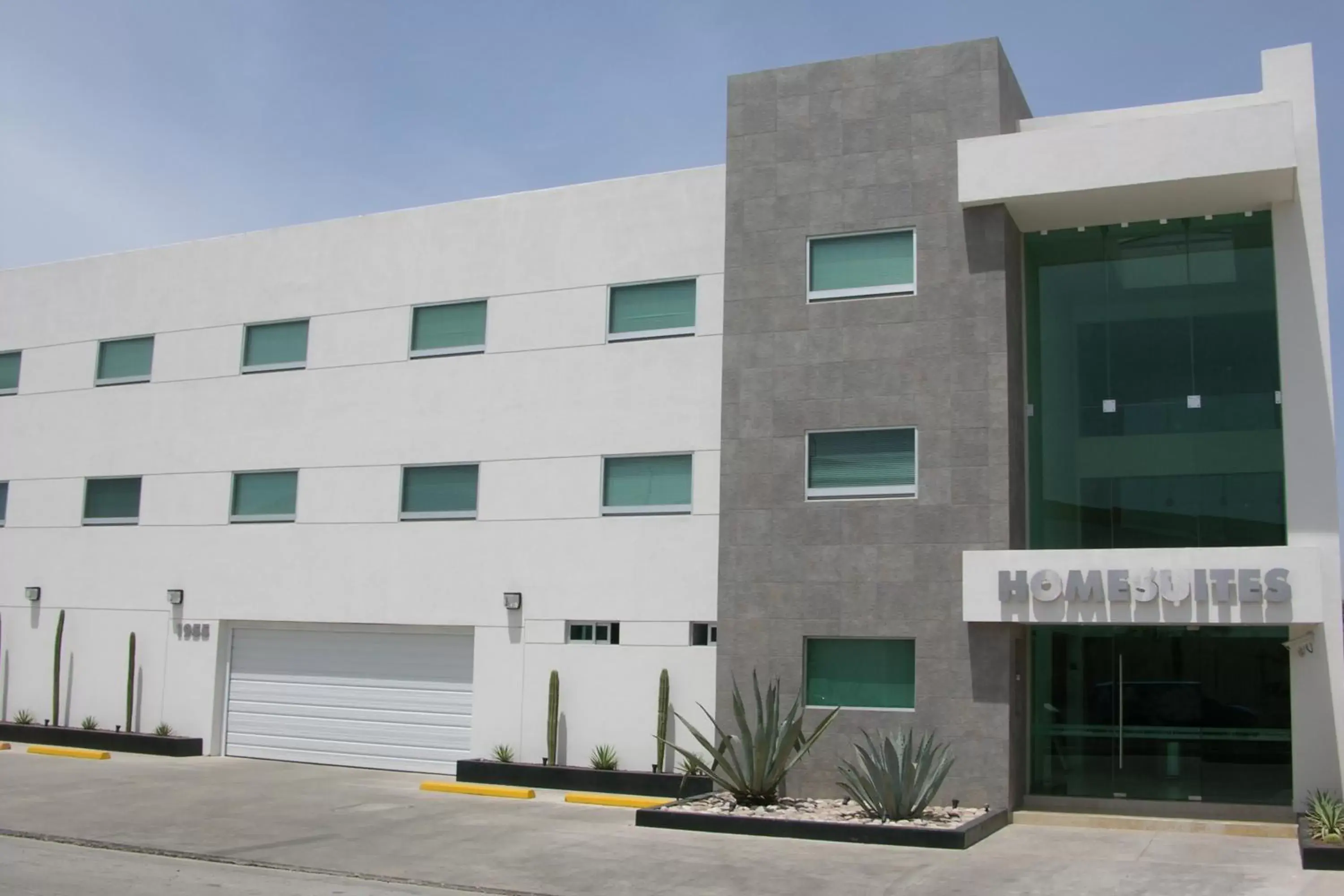 Property Building in Homesuites Rotarismo