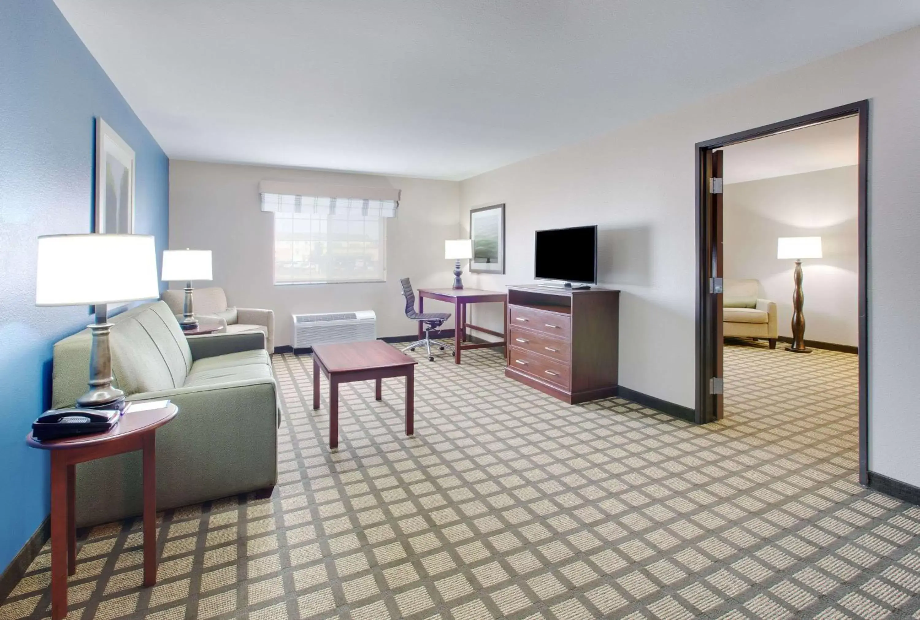 Photo of the whole room, TV/Entertainment Center in Baymont by Wyndham Big Spring Photo of the whole room, TV/Entertainment Center in Baymont by Wyndham Big Spring