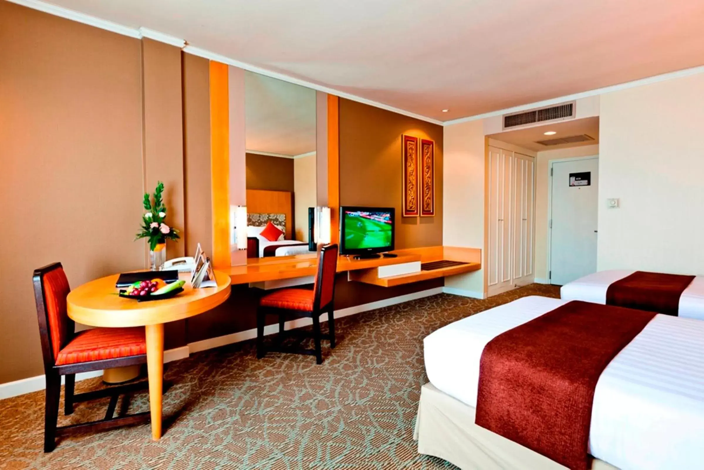 Photo of the whole room, TV/Entertainment Center in Royal Princess Larn Luang - SHA Extra Plus