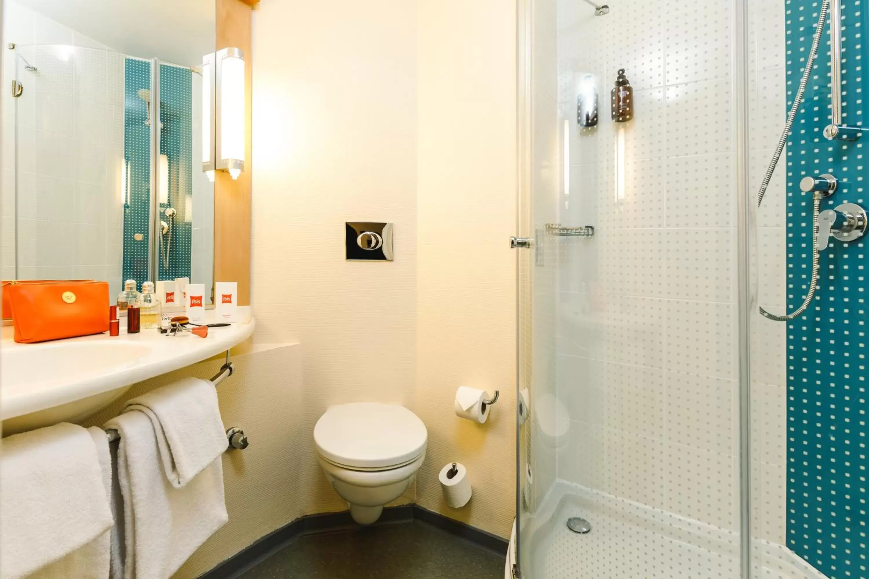 Bathroom in Ibis Istanbul Esenyurt