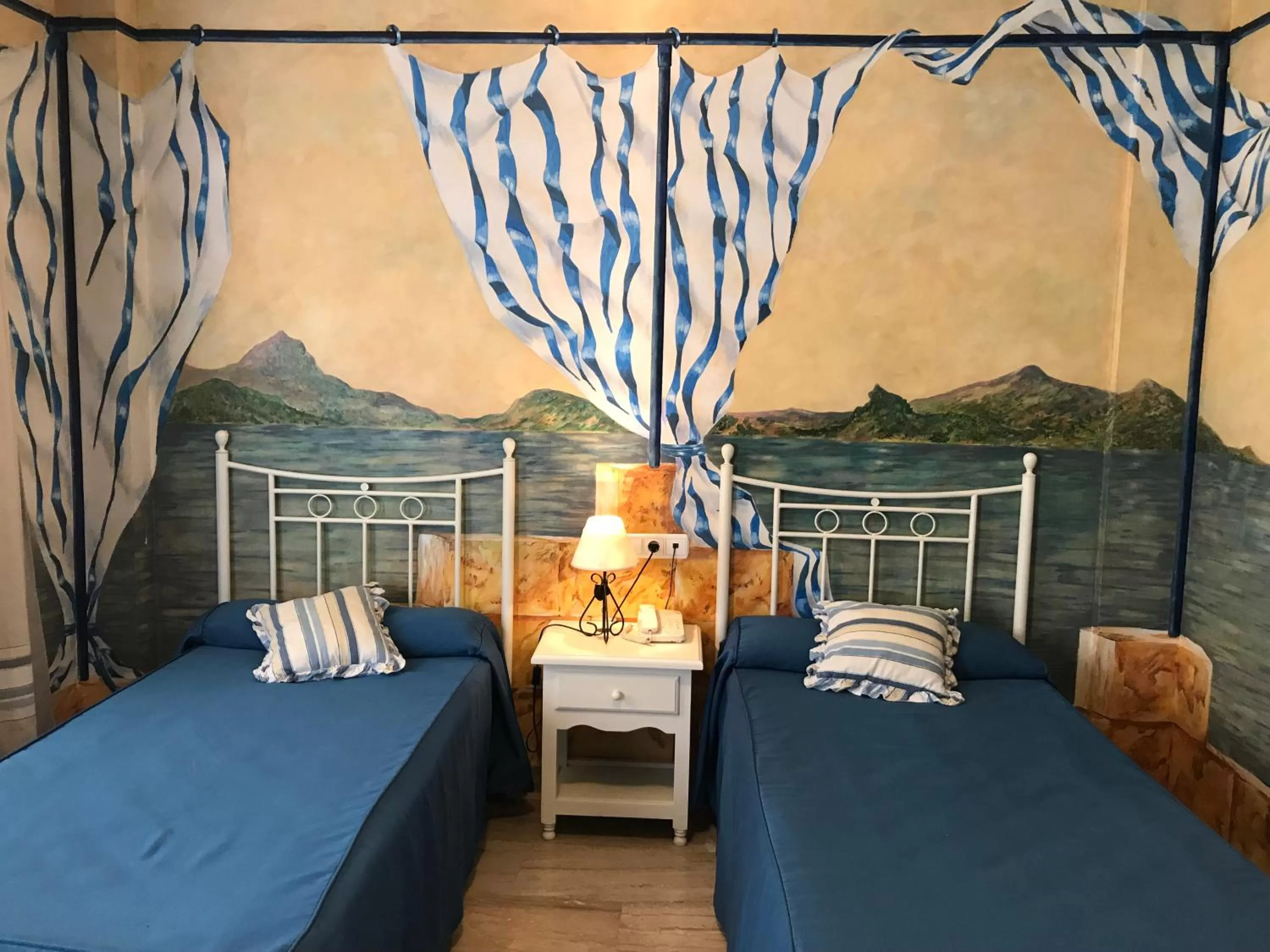 Bed in Hotel Las Rosas