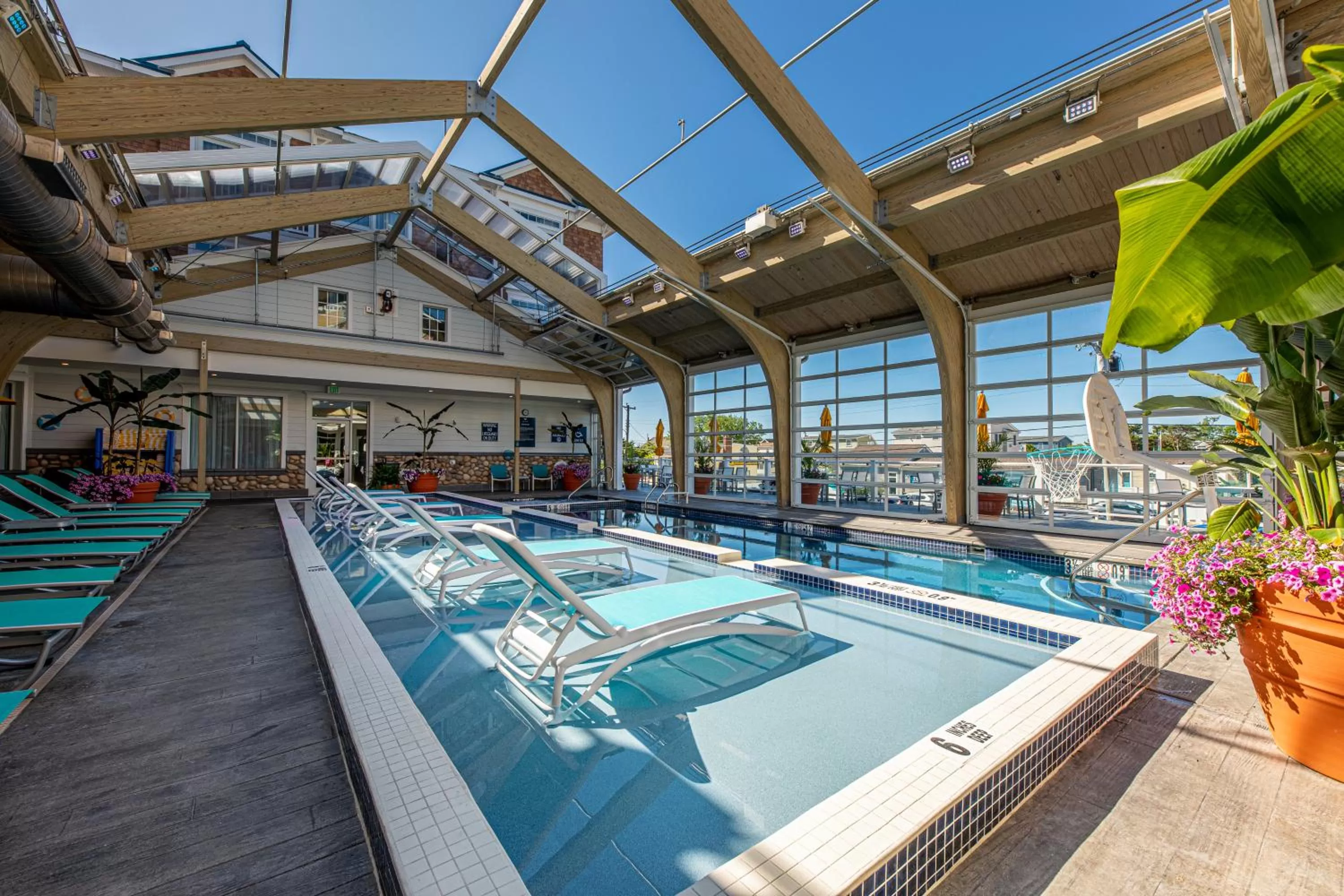 Swimming pool in Hotel LBI