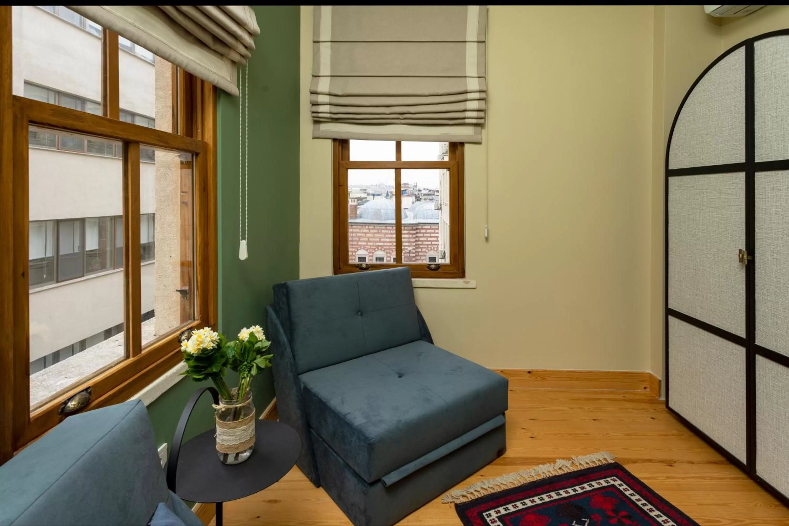 Seating area in Sirin Han Hotel Old City