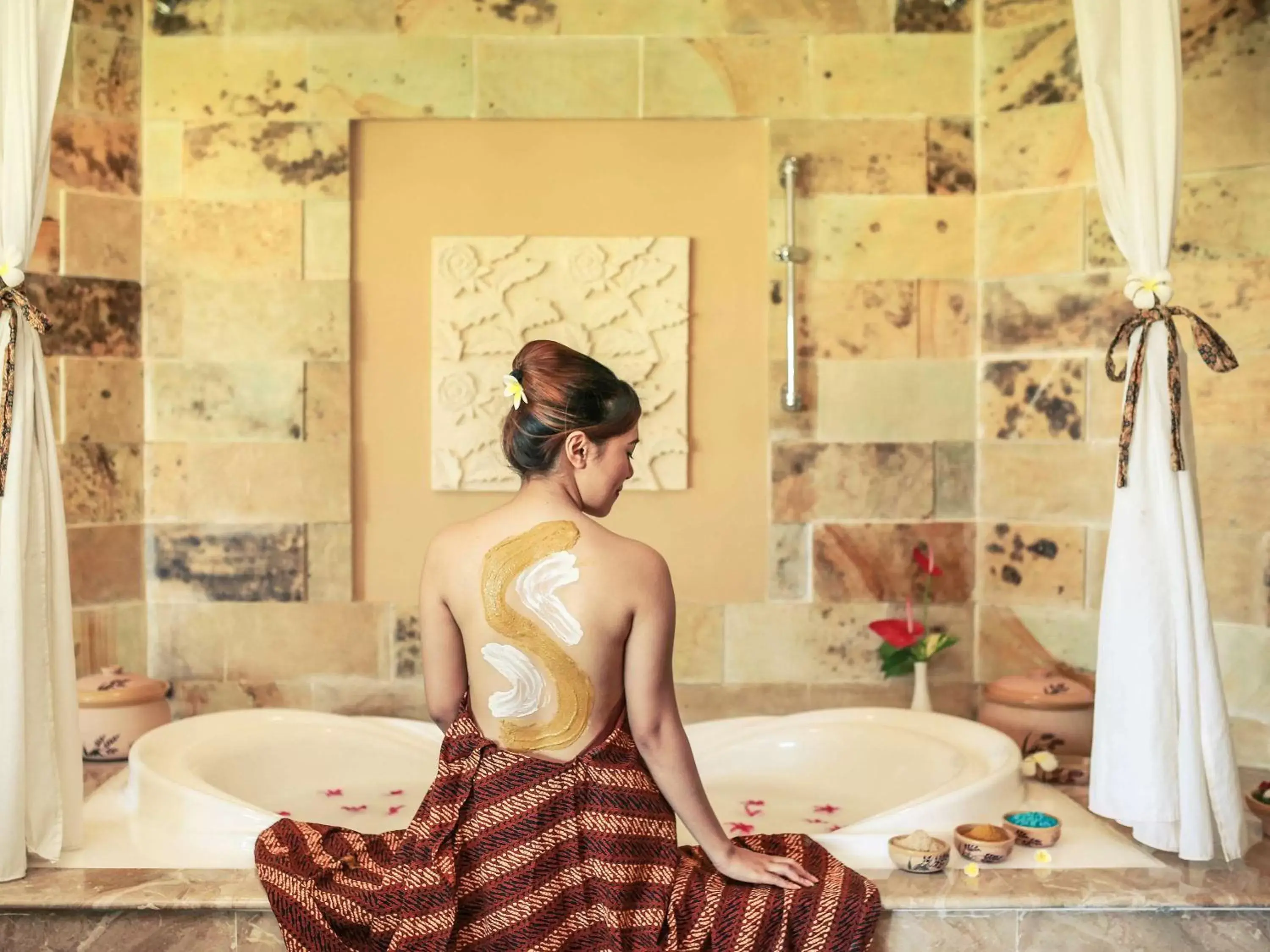 Spa and wellness centre/facilities in Mercure Manado Tateli Resort and Convention