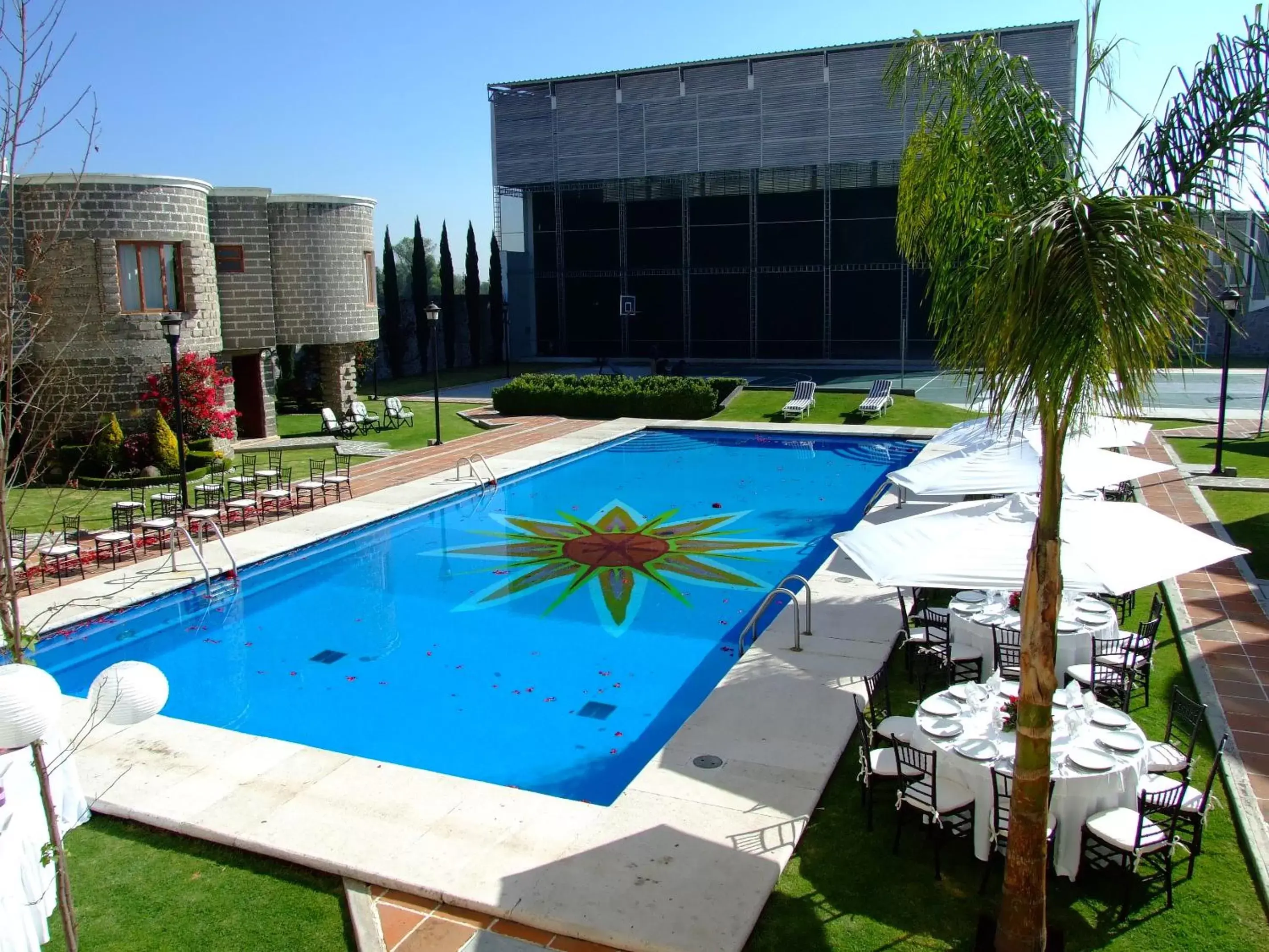 Garden, Swimming Pool in Mansion Tepotzotlan