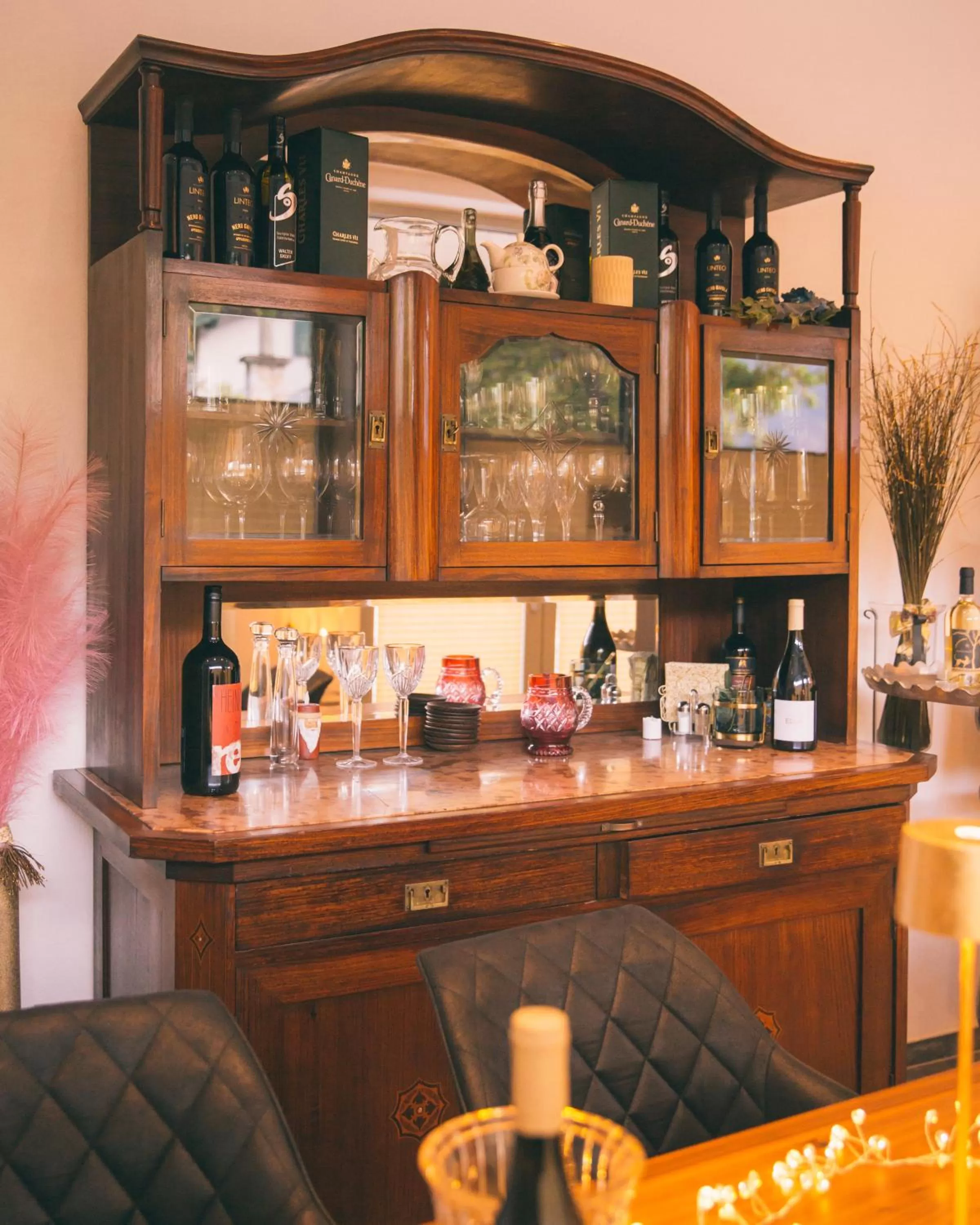 Banquet/Function facilities, Restaurant/Places to Eat in Nefer, Haus