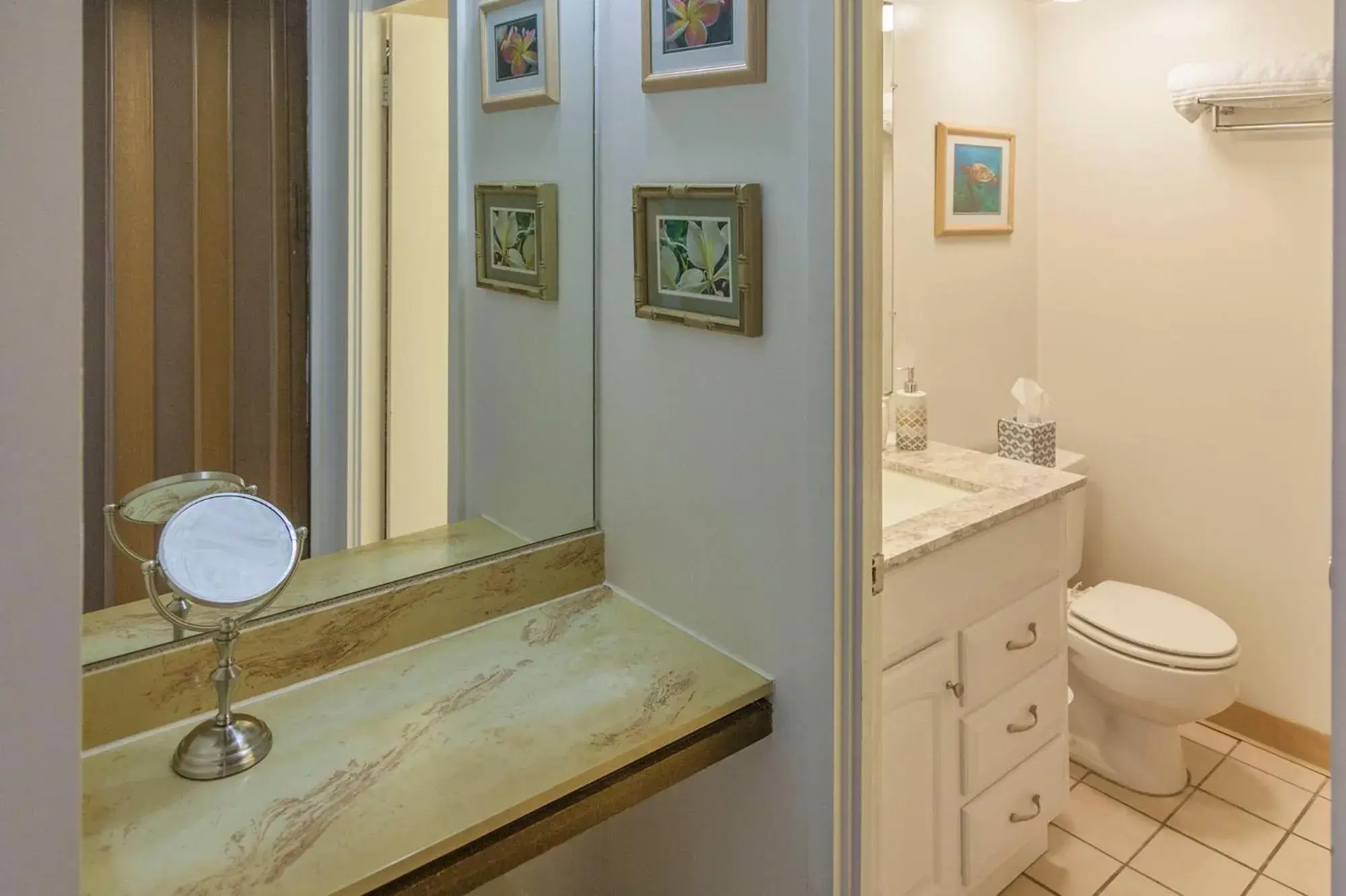 Bathroom in Tropical Studios at Marine Surf Waikiki - FREE PARKING - BEST LOCATION - FULL KITCHEN - SWIMMING POOL