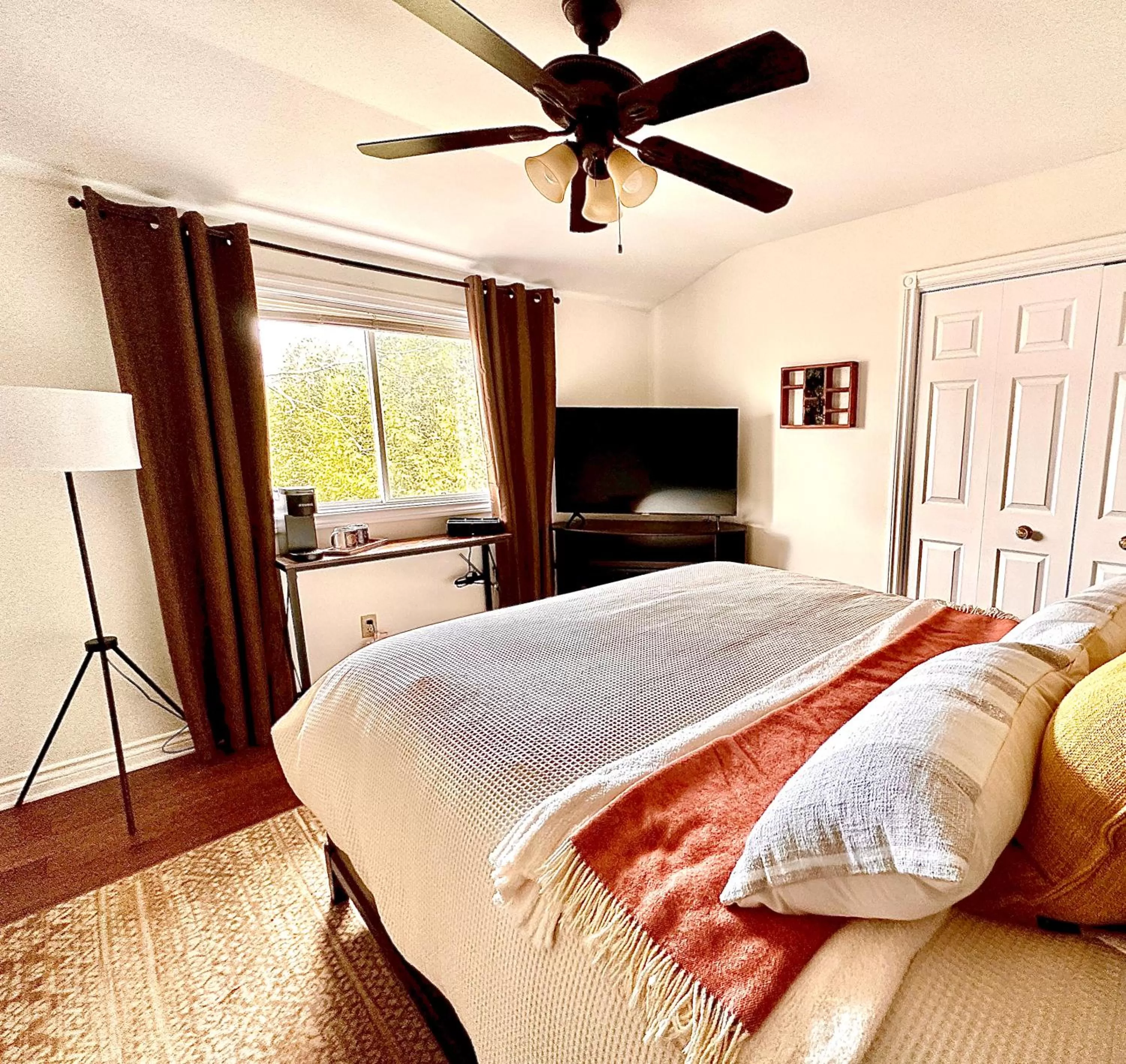 Bed in Settlers Suites