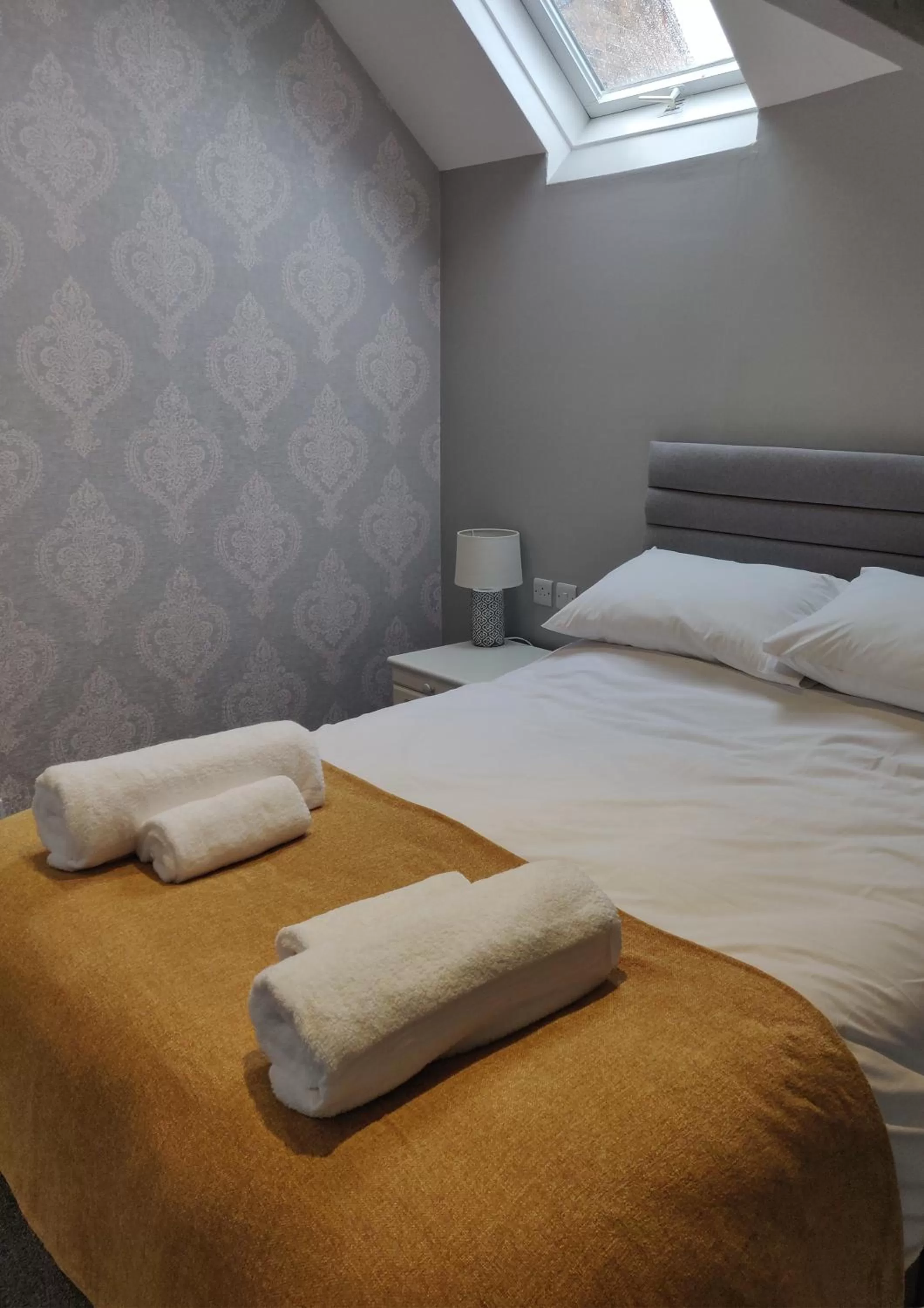 Bedroom, Bed in The Fox