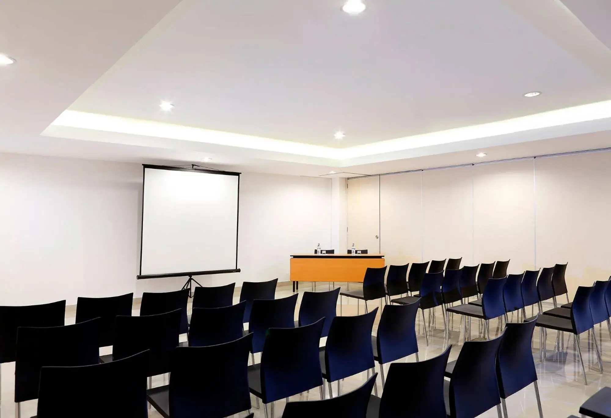 Meeting/conference room in Amaris Hotel Ponorogo