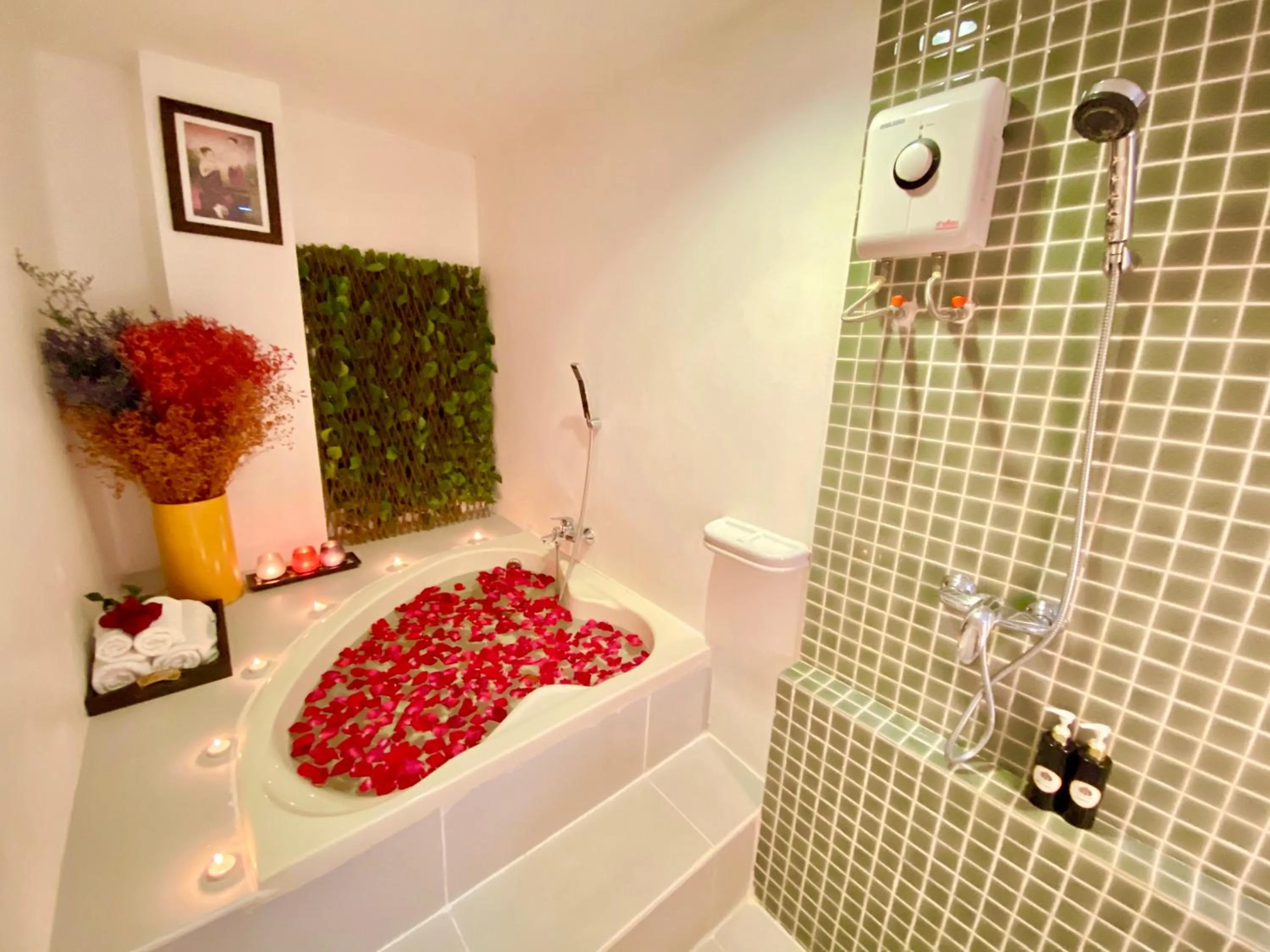 Shower in My Chiangmai Boutique Lodge