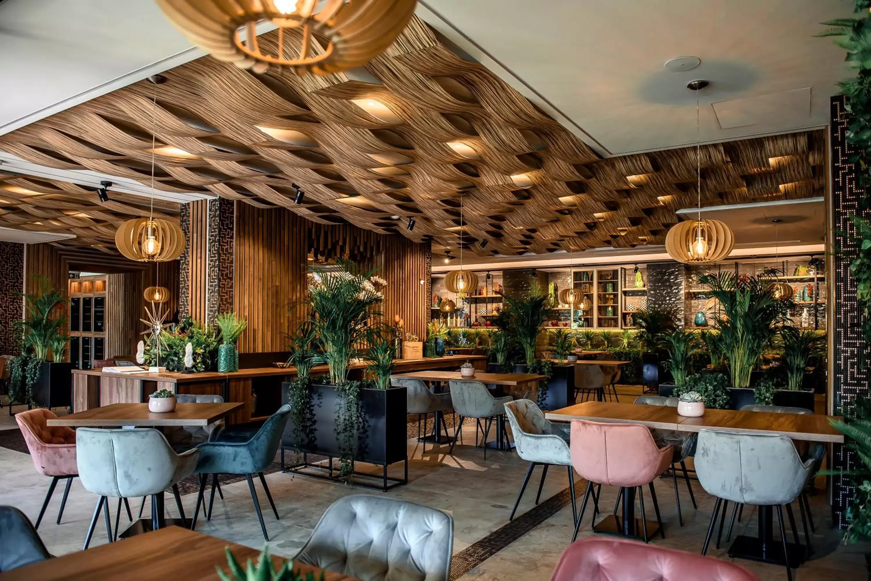 Restaurant/places to eat in Ramada by Wyndham Ramnicu Valcea Restaurant/places to eat in Ramada by Wyndham Ramnicu Valcea