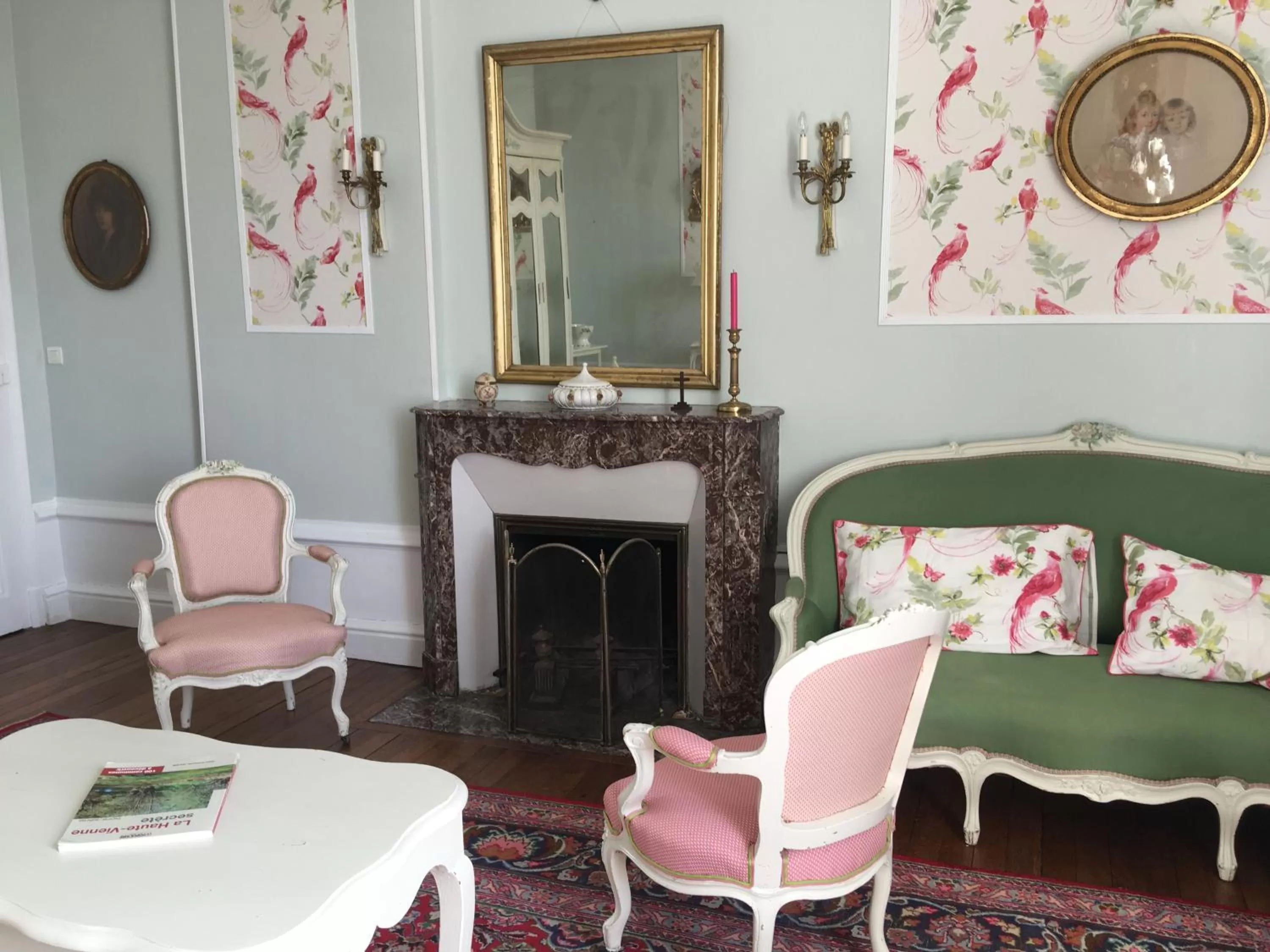 Seating Area in Château de la Chabroulie