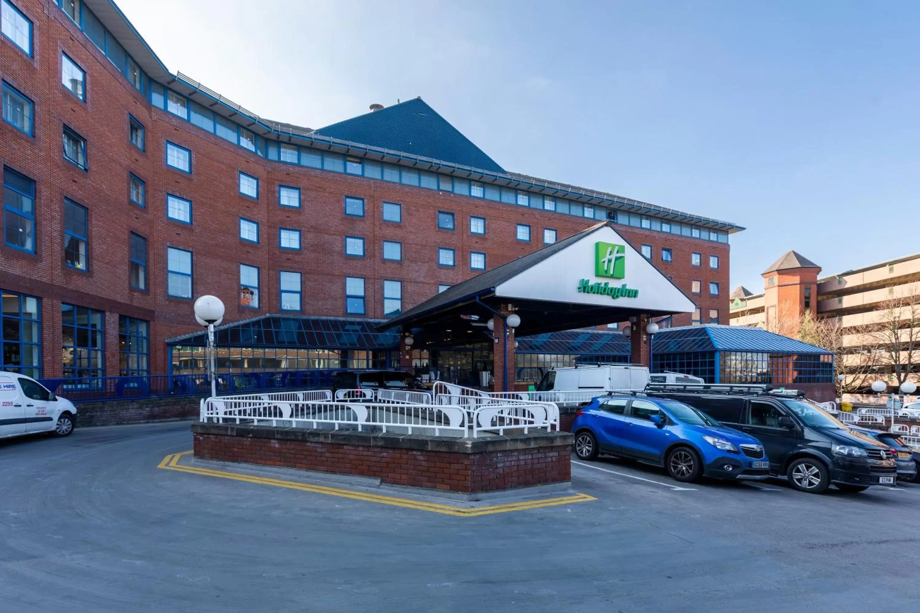 Property Building in Holiday Inn London Sutton, an IHG Hotel