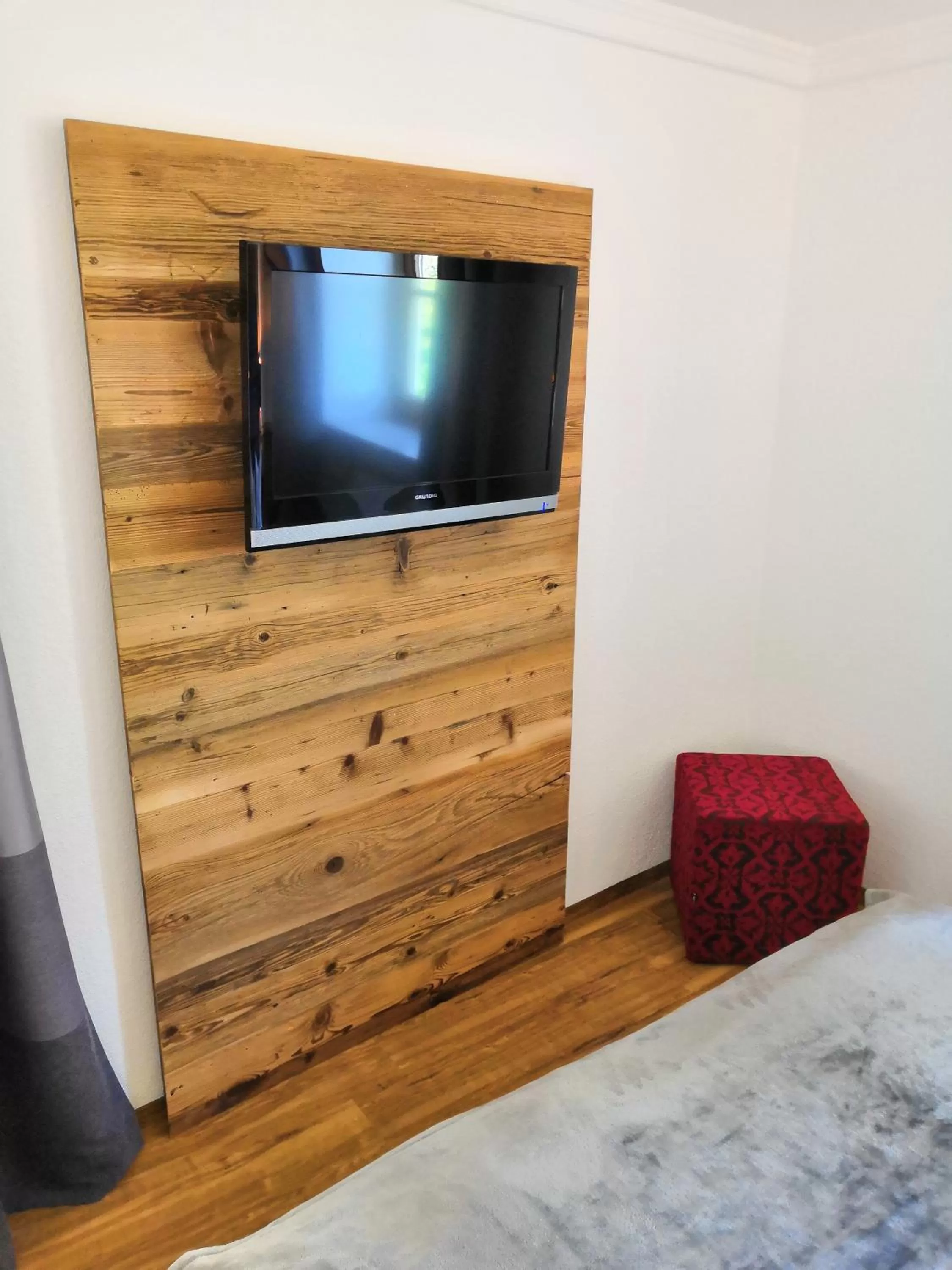 TV and multimedia, Bed in Gasthof Schwarz