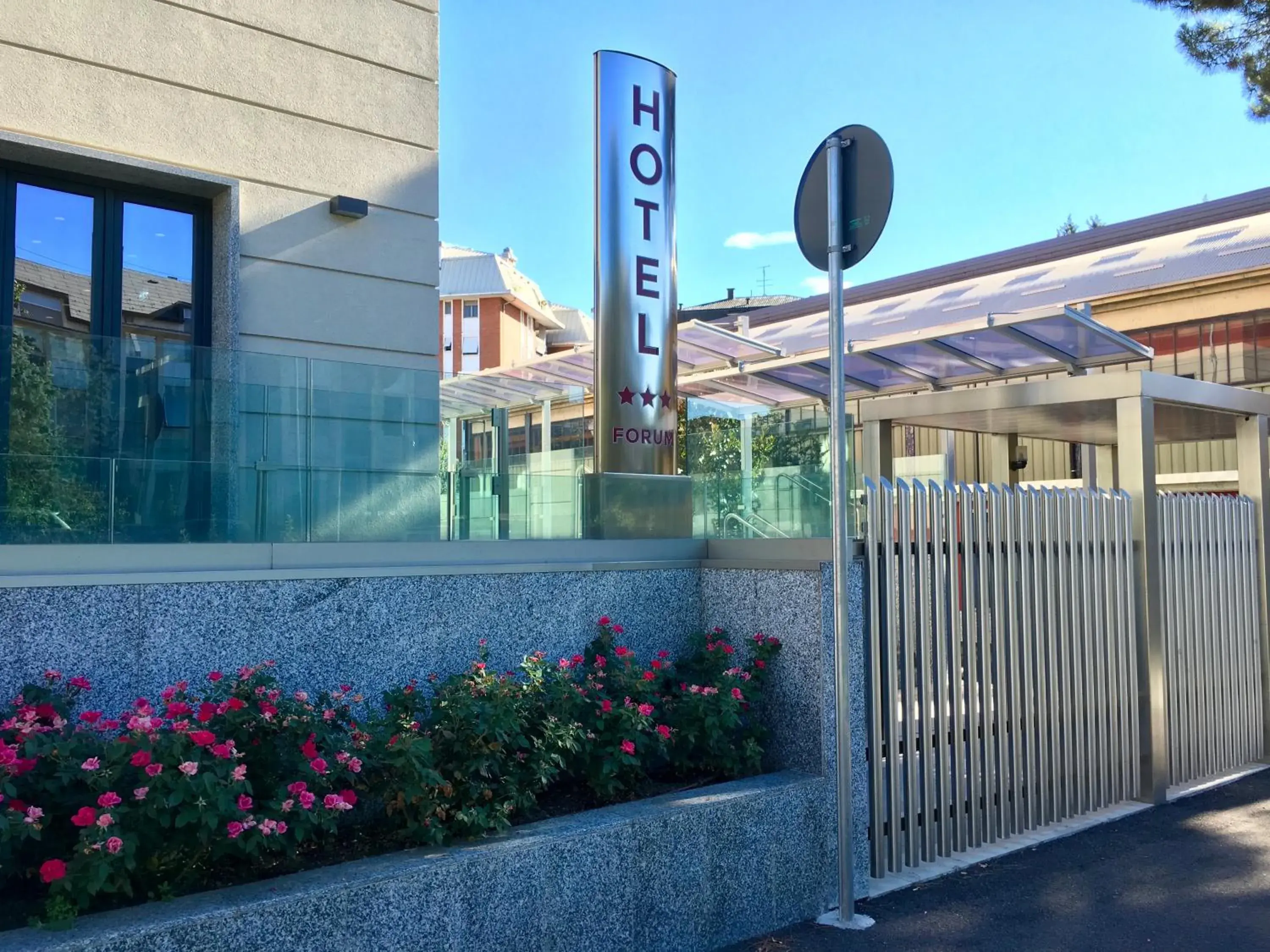 Facade/entrance, Property Building in Hotel Forum