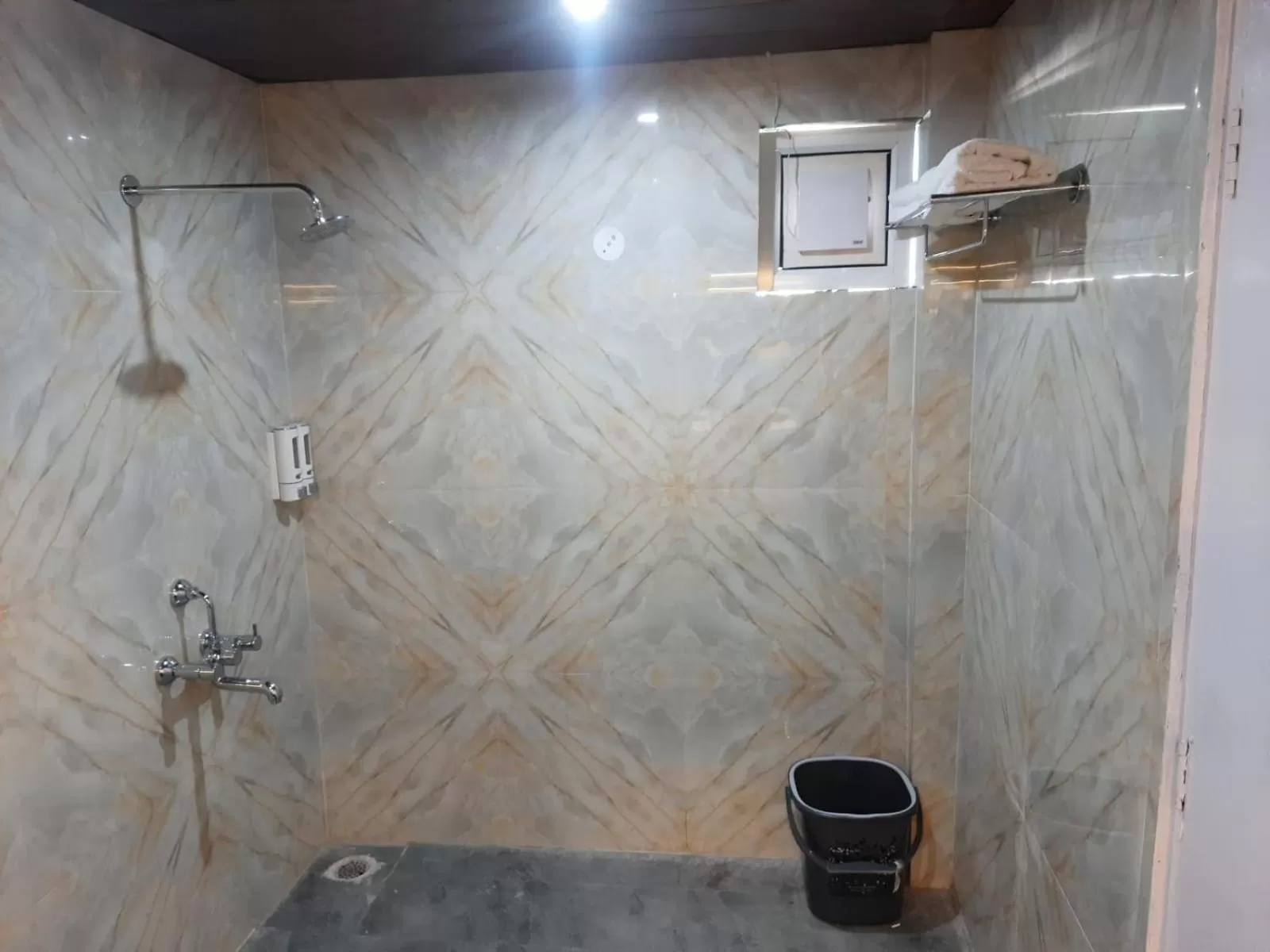 Bathroom in Blue Pine Orchards - Villas