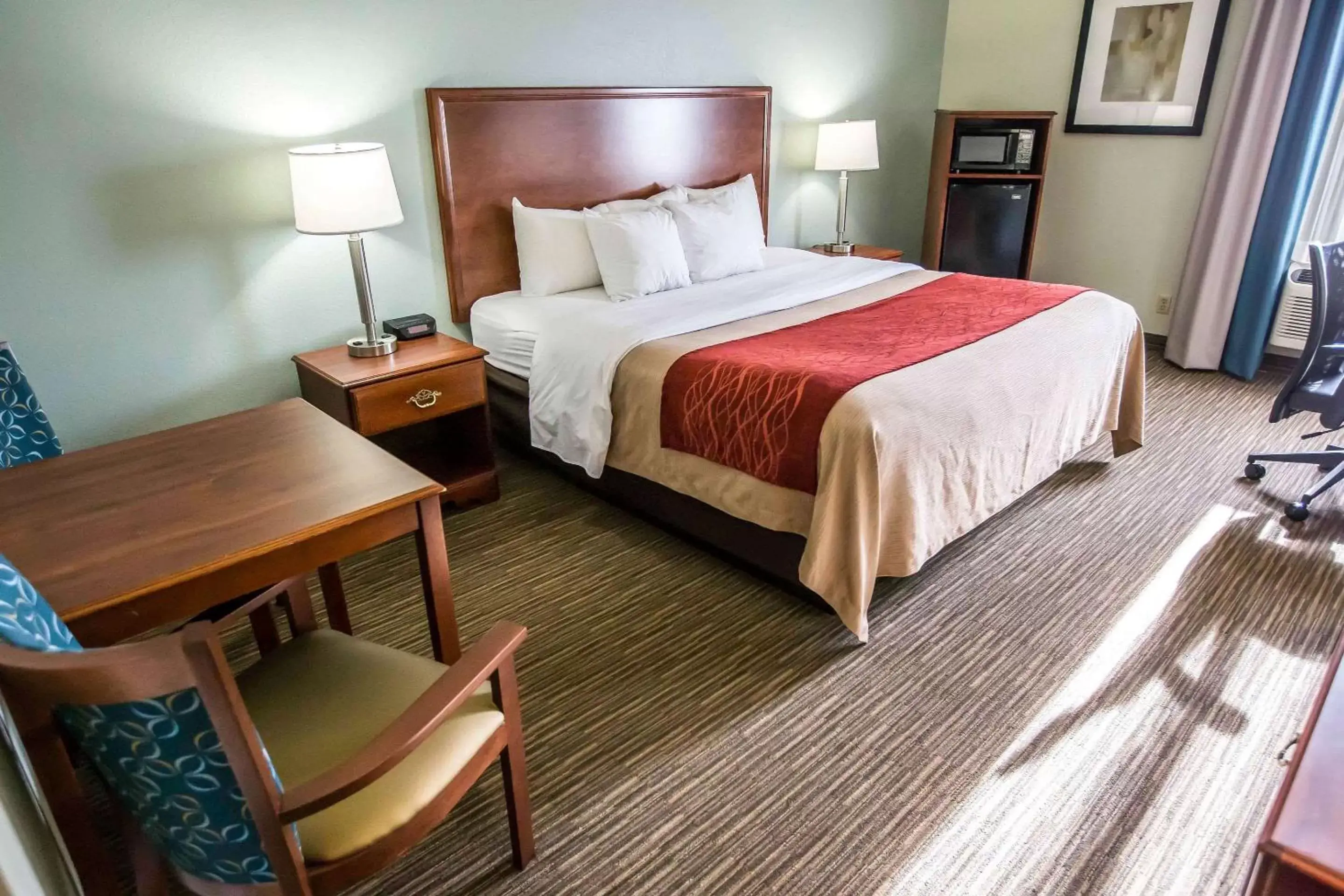 Photo of the whole room, Bed in Comfort Inn Schererville