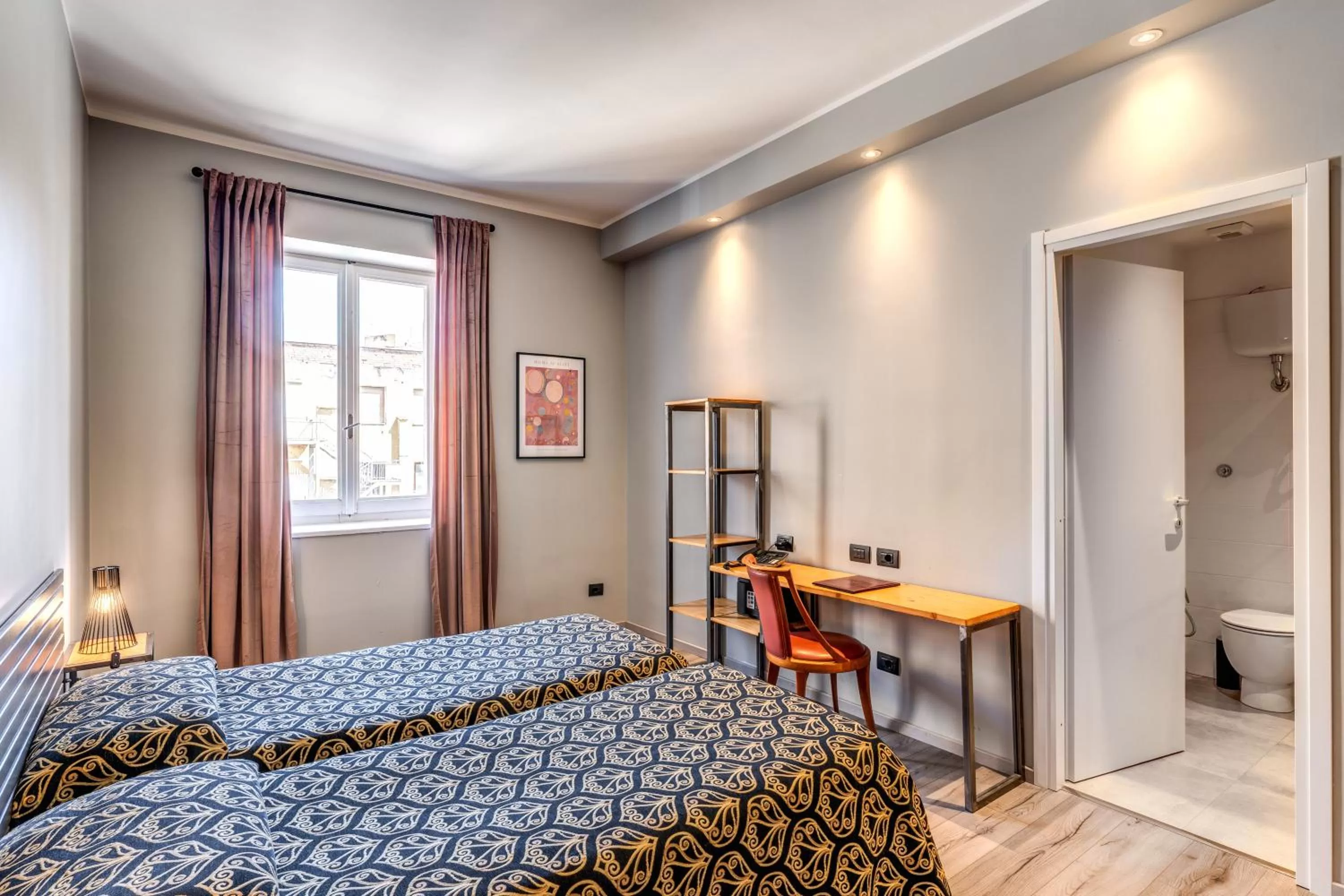 Bedroom, Bed in Hotel King