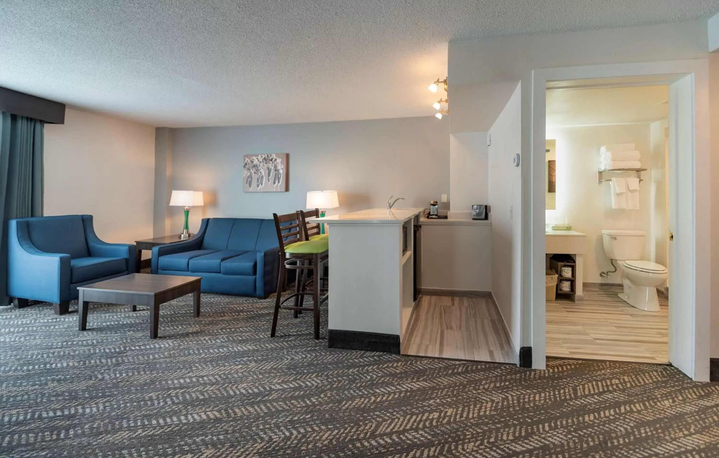 Photo of the whole room, Seating Area in Best Western Plus Wausau Tower Inn