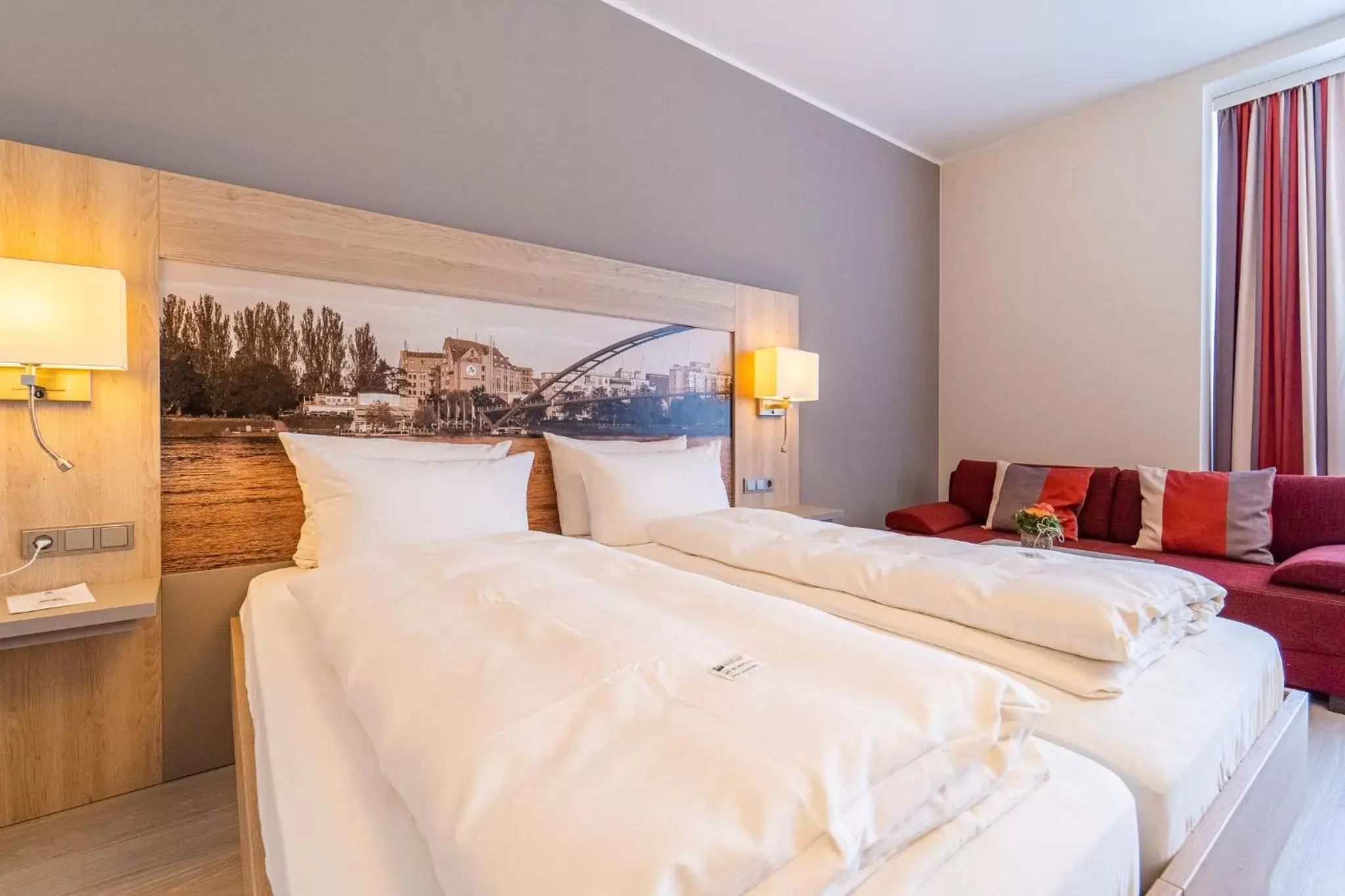 Photo of the whole room, Bed in Best Western Hotel Dreiländerbrücke Weil am Rhein / Basel