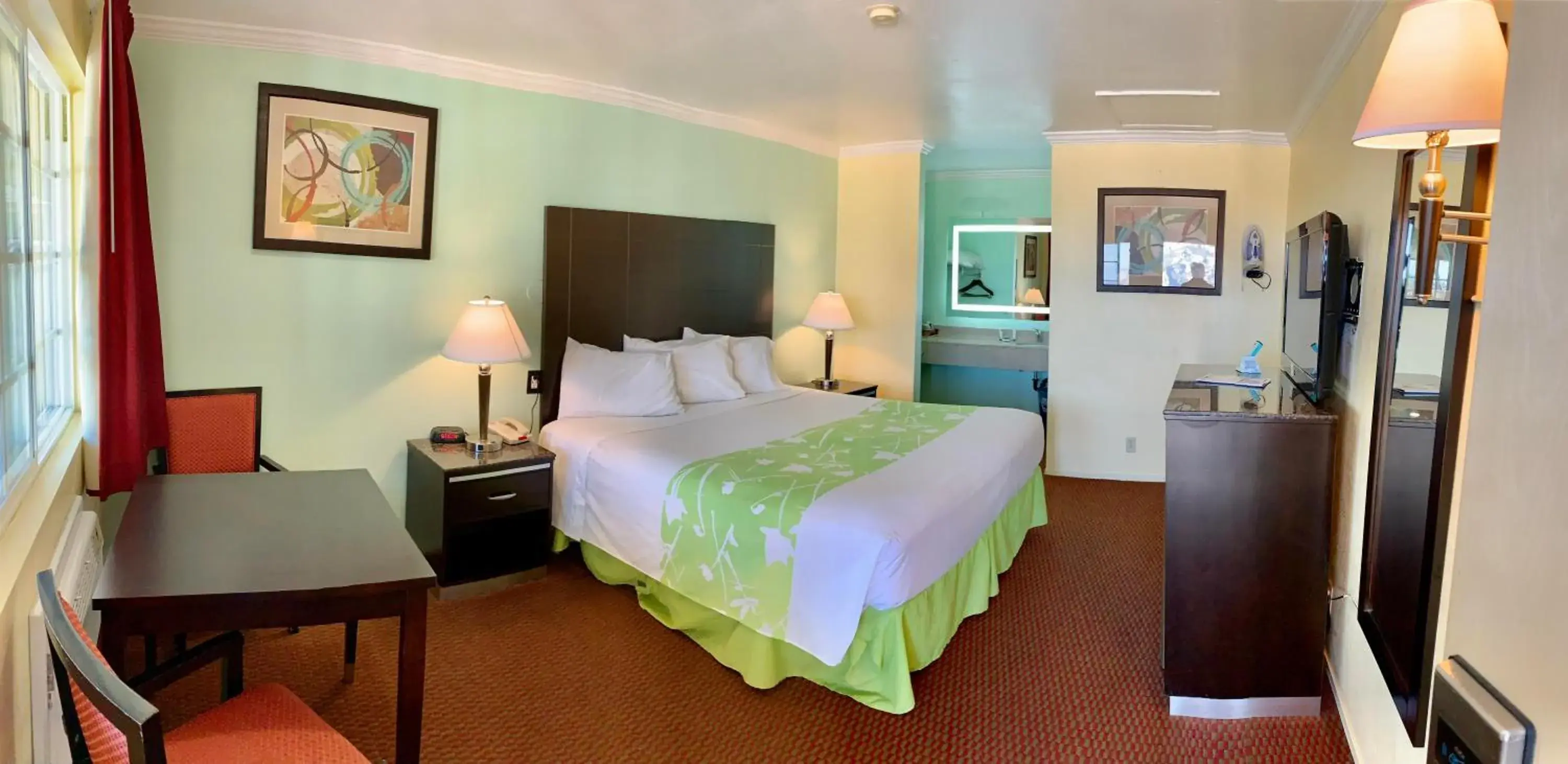 Photo of the whole room, Bed in Morro Bay Beach Inn