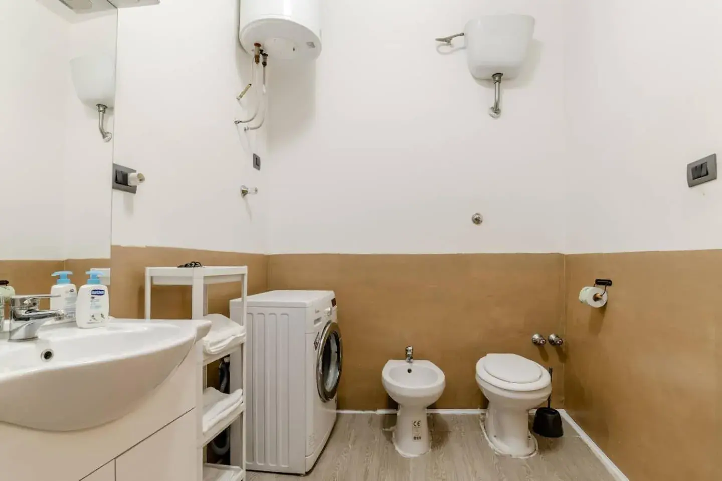 Bathroom in Inside Chiaia Rooms