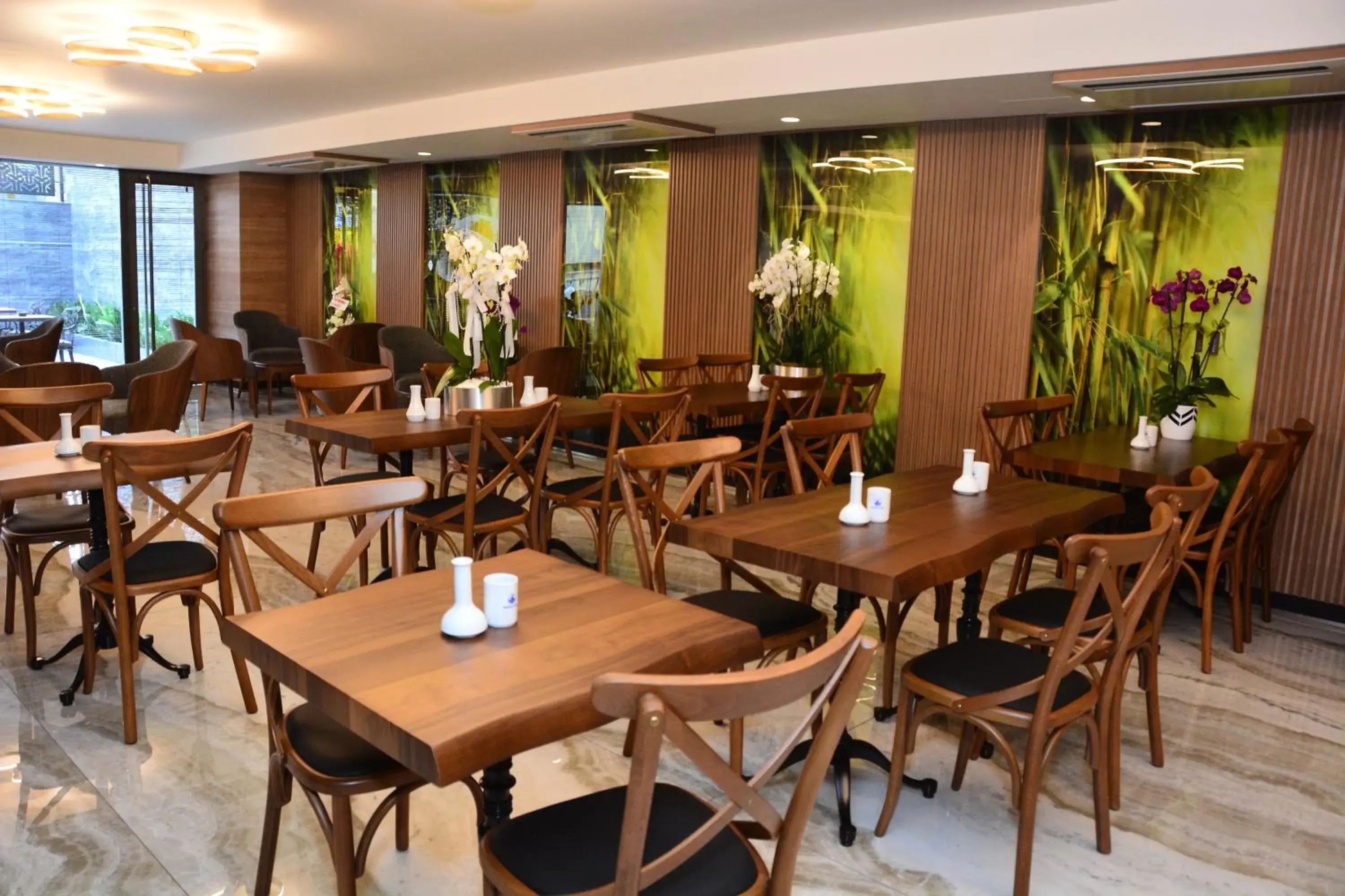 Breakfast, Restaurant/Places to Eat in RADAR HOTEL
