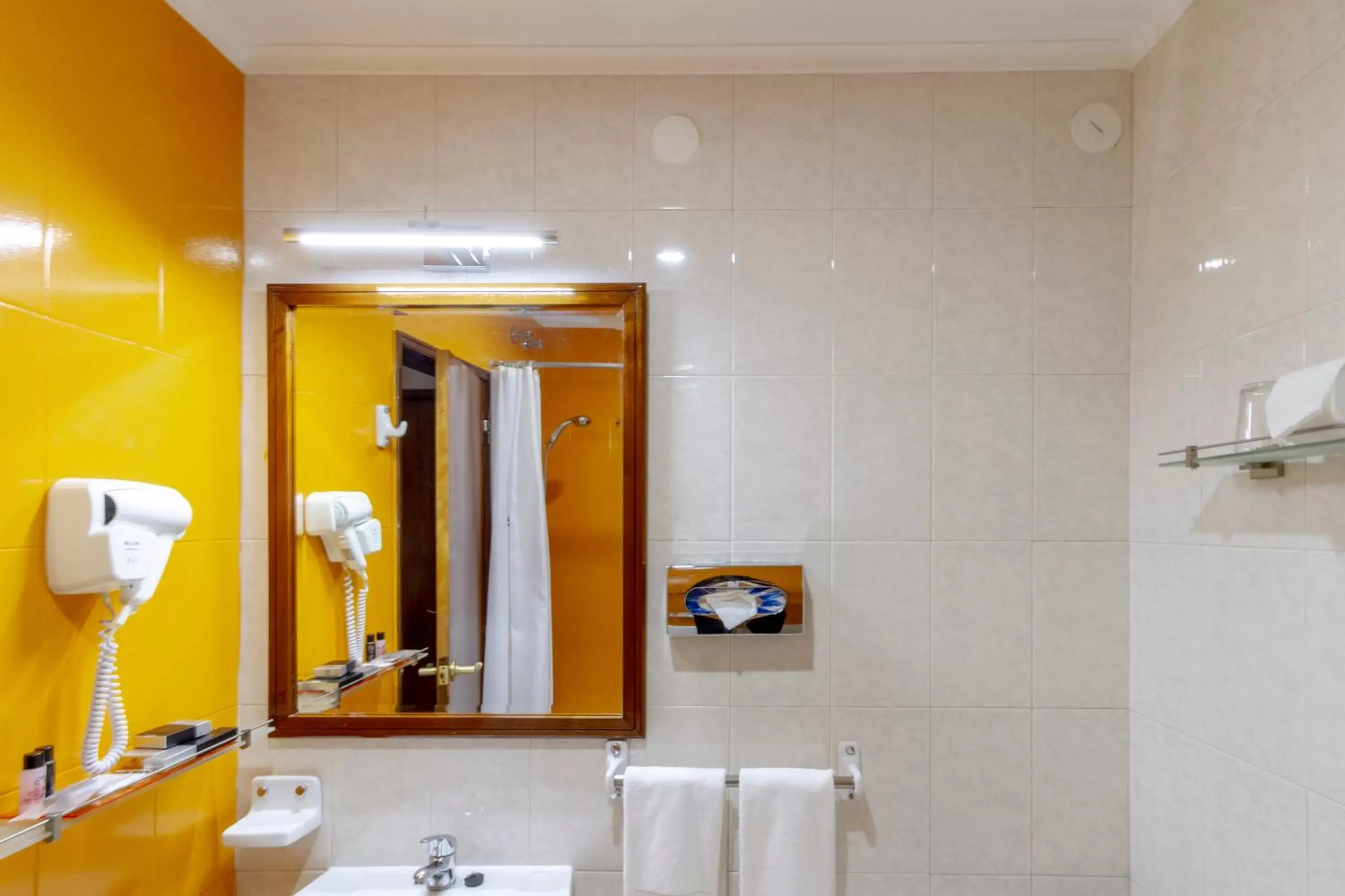 Bathroom in Hotel A.S. Lisboa