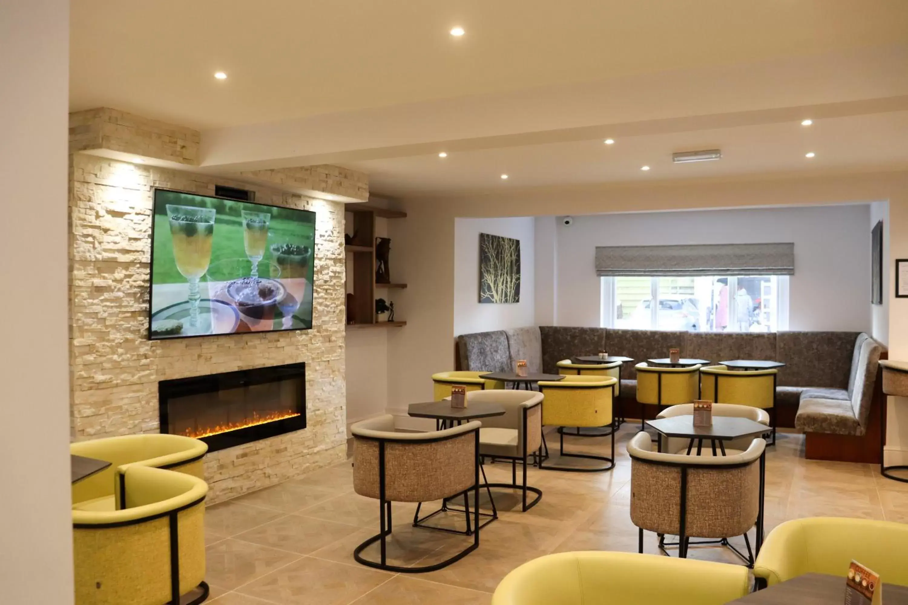 Lounge or bar, Lounge/Bar in Best Western Heronston Hotel & Spa