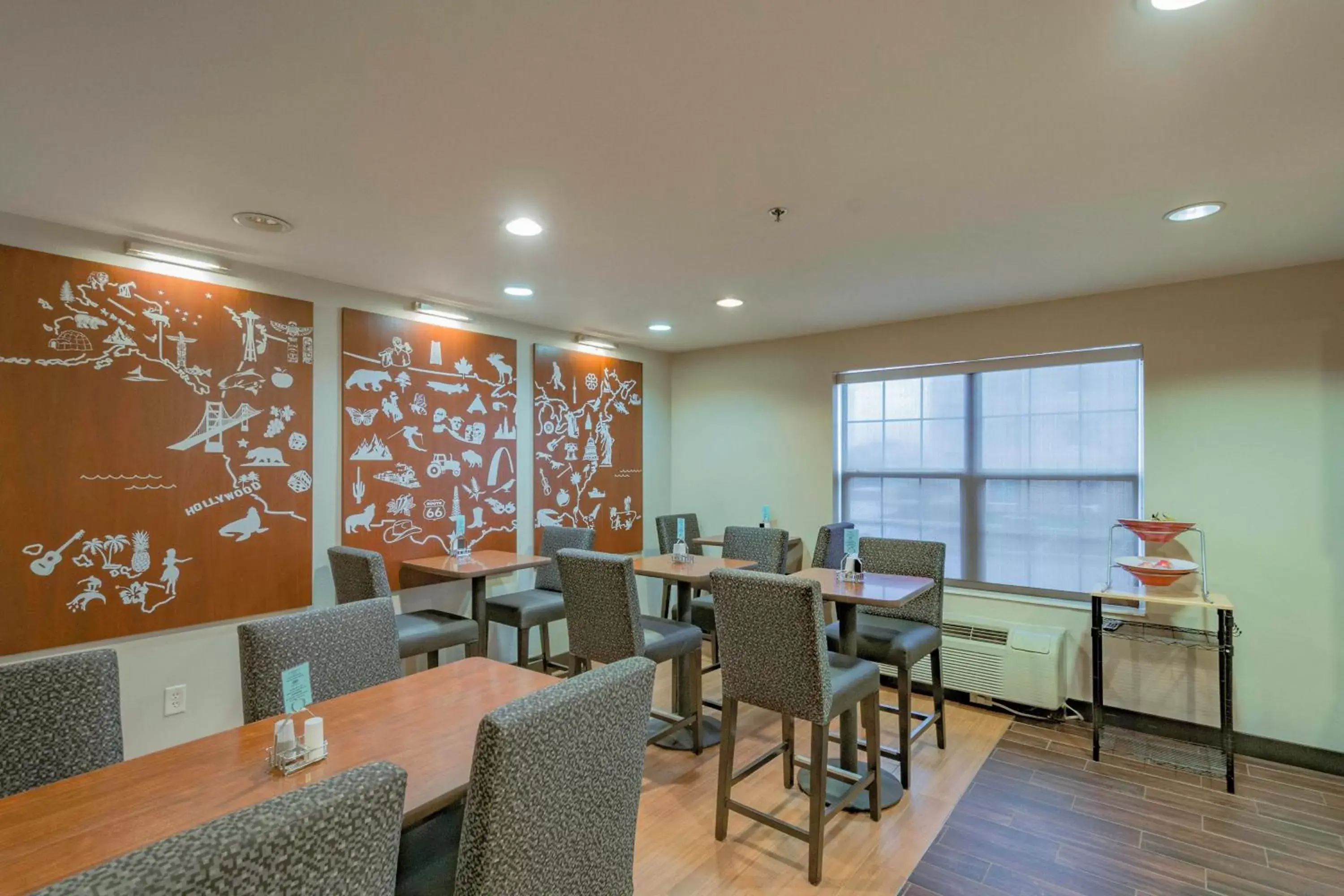 Breakfast, Restaurant/Places to Eat in TownePlace Suites Cleveland Streetsboro