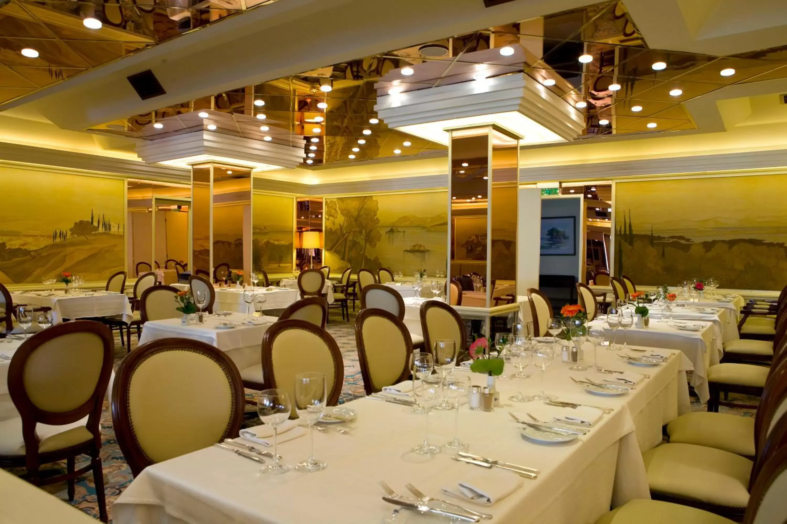 Restaurant/Places to Eat in Corfu Palace Hotel