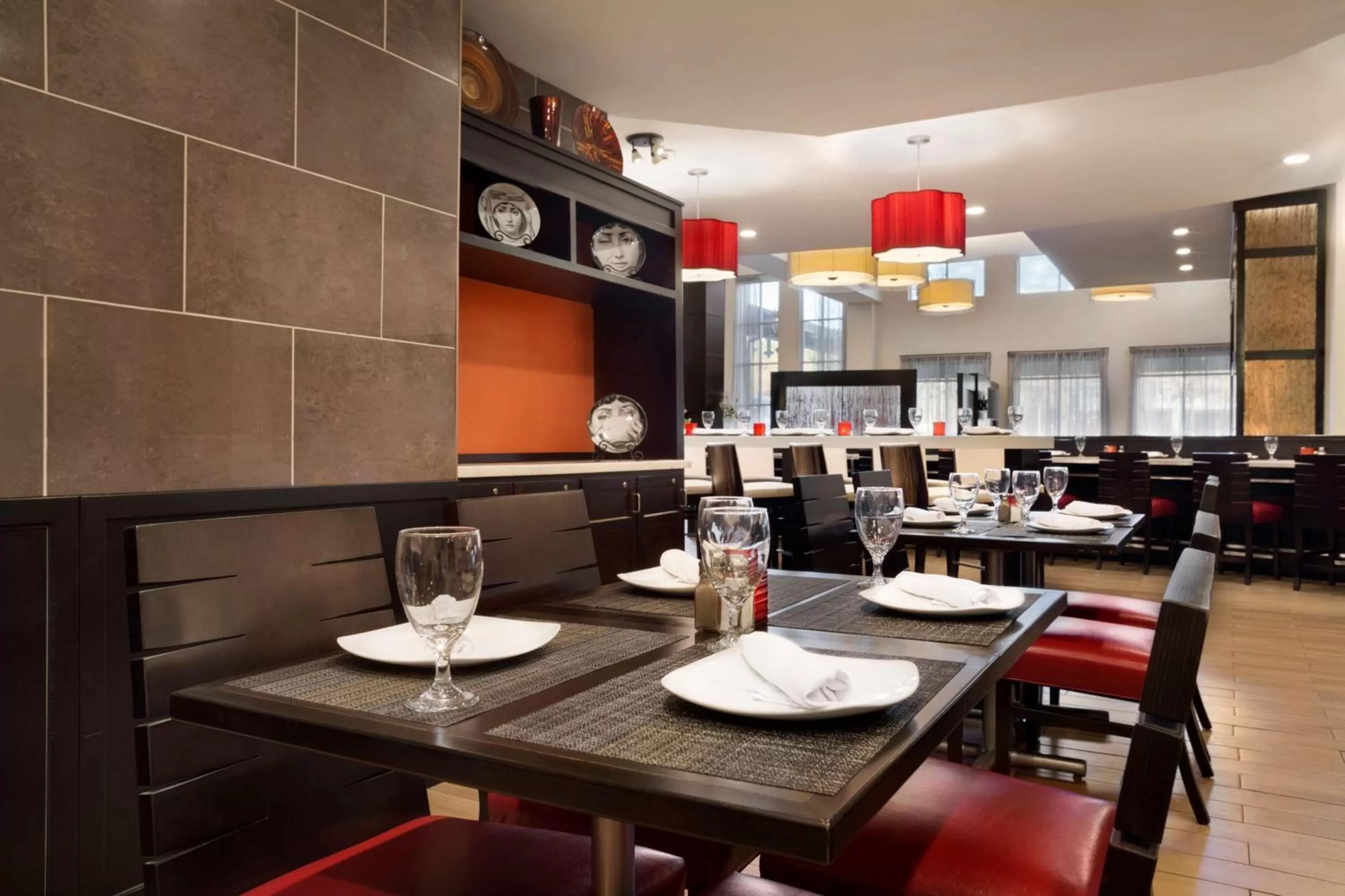 Restaurant/places to eat in Embassy Suites by Hilton Jackson North Ridgeland