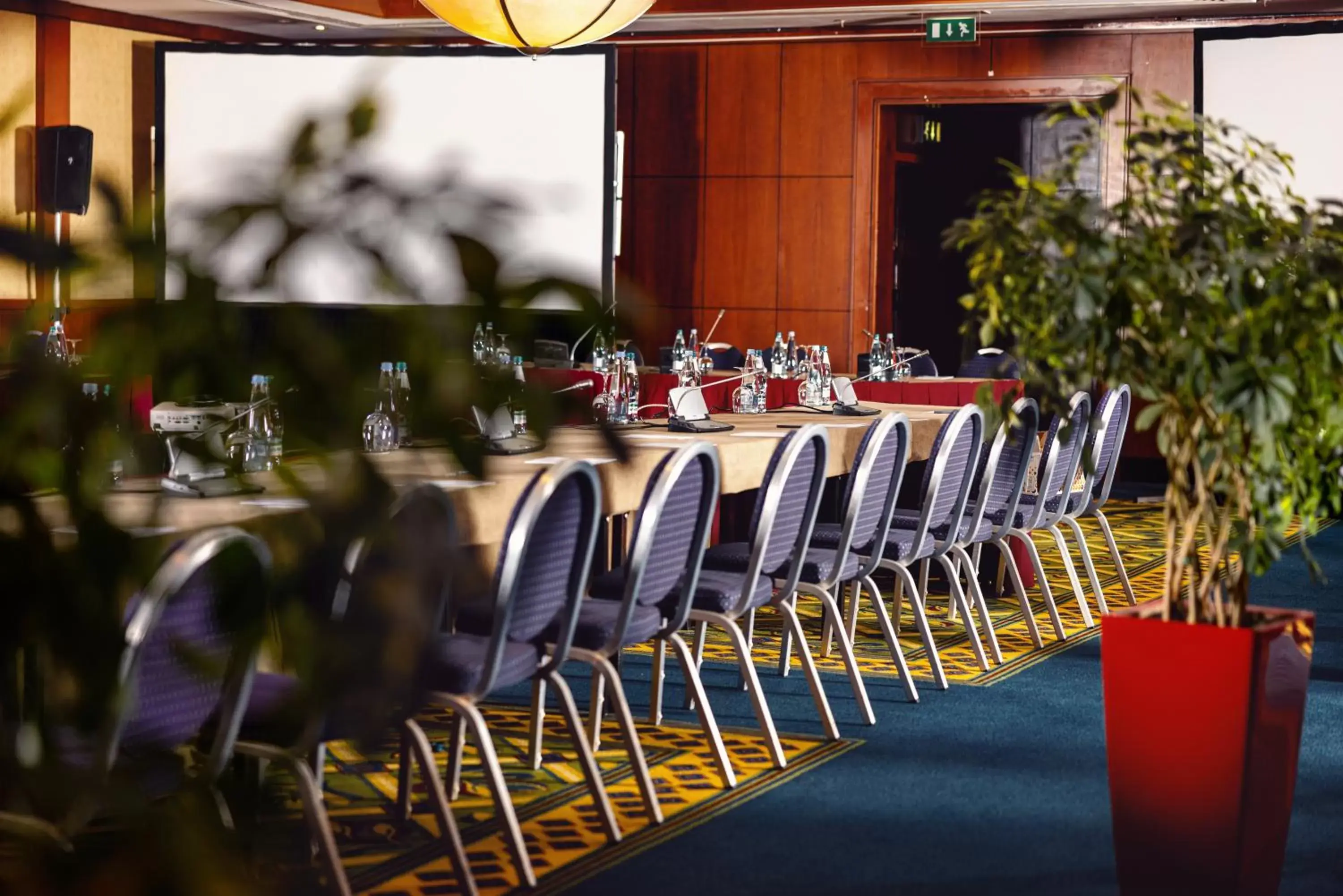 Meeting/conference room, Restaurant/Places to Eat in Courtyard by Marriott Tbilisi