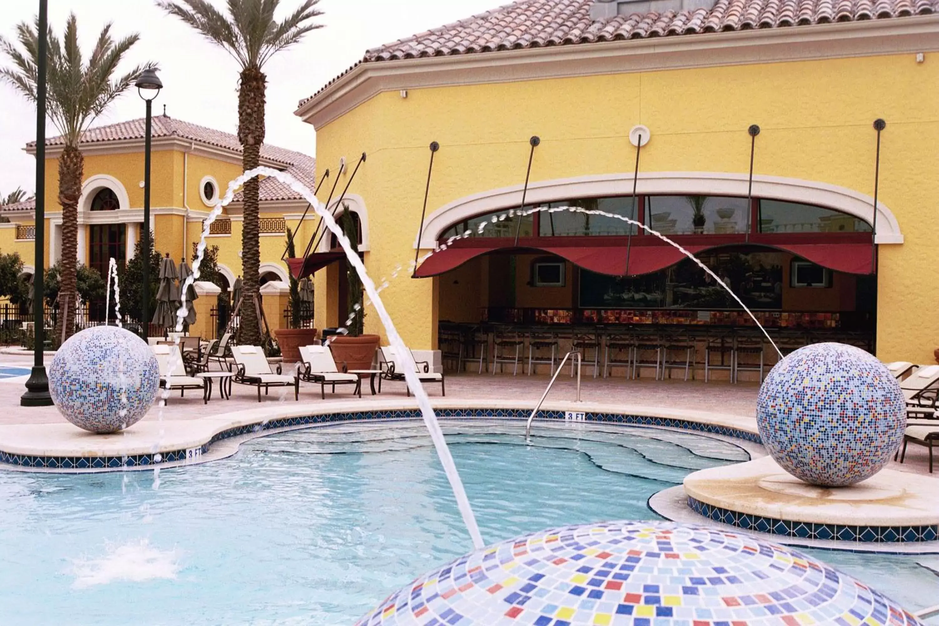 Property building, Swimming Pool in Hilton Grand Vacations Club Tuscany Village Orlando