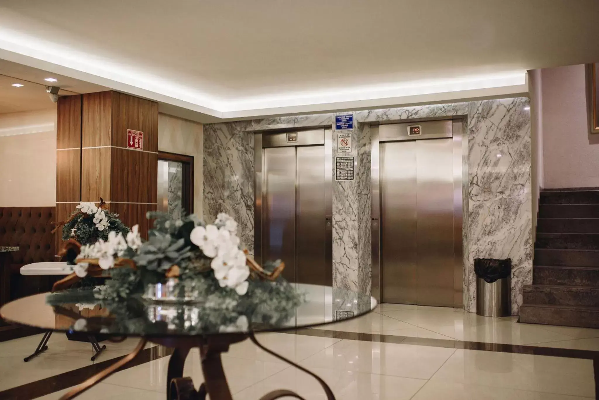 elevator in Hotel Dali Plaza Ejecutivo