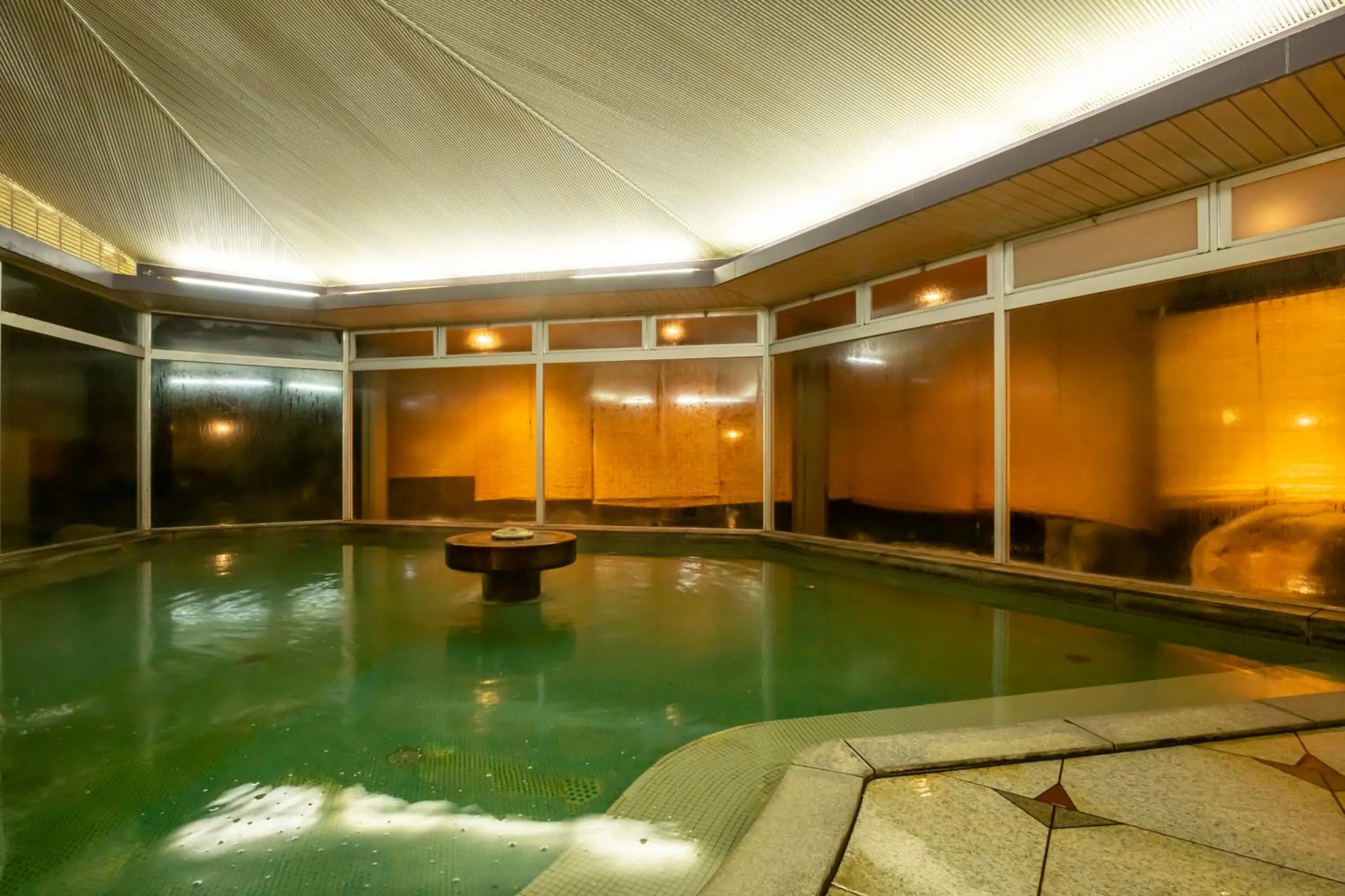 Hot Spring Bath in Senkeien Tsukioka Hotel
