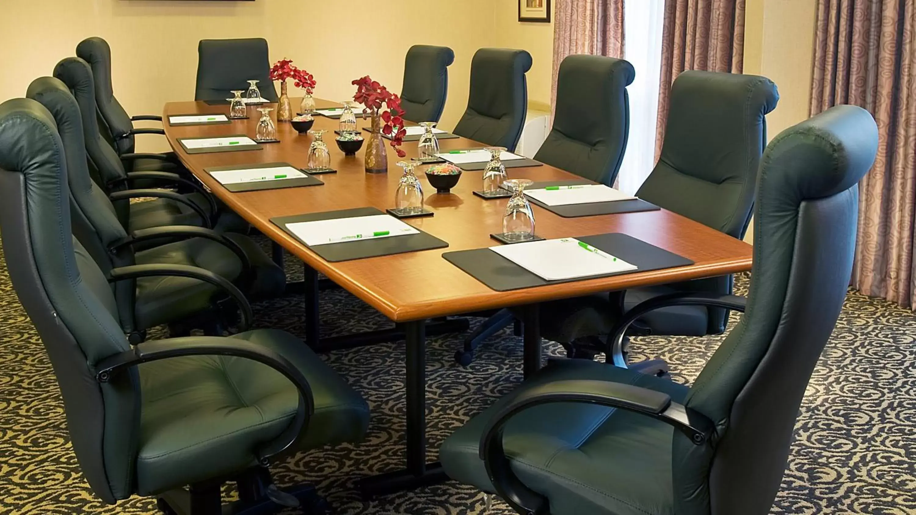 Meeting/conference room, Business Area/Conference Room in Holiday Inn National Airport/Crystal City, an IHG Hotel