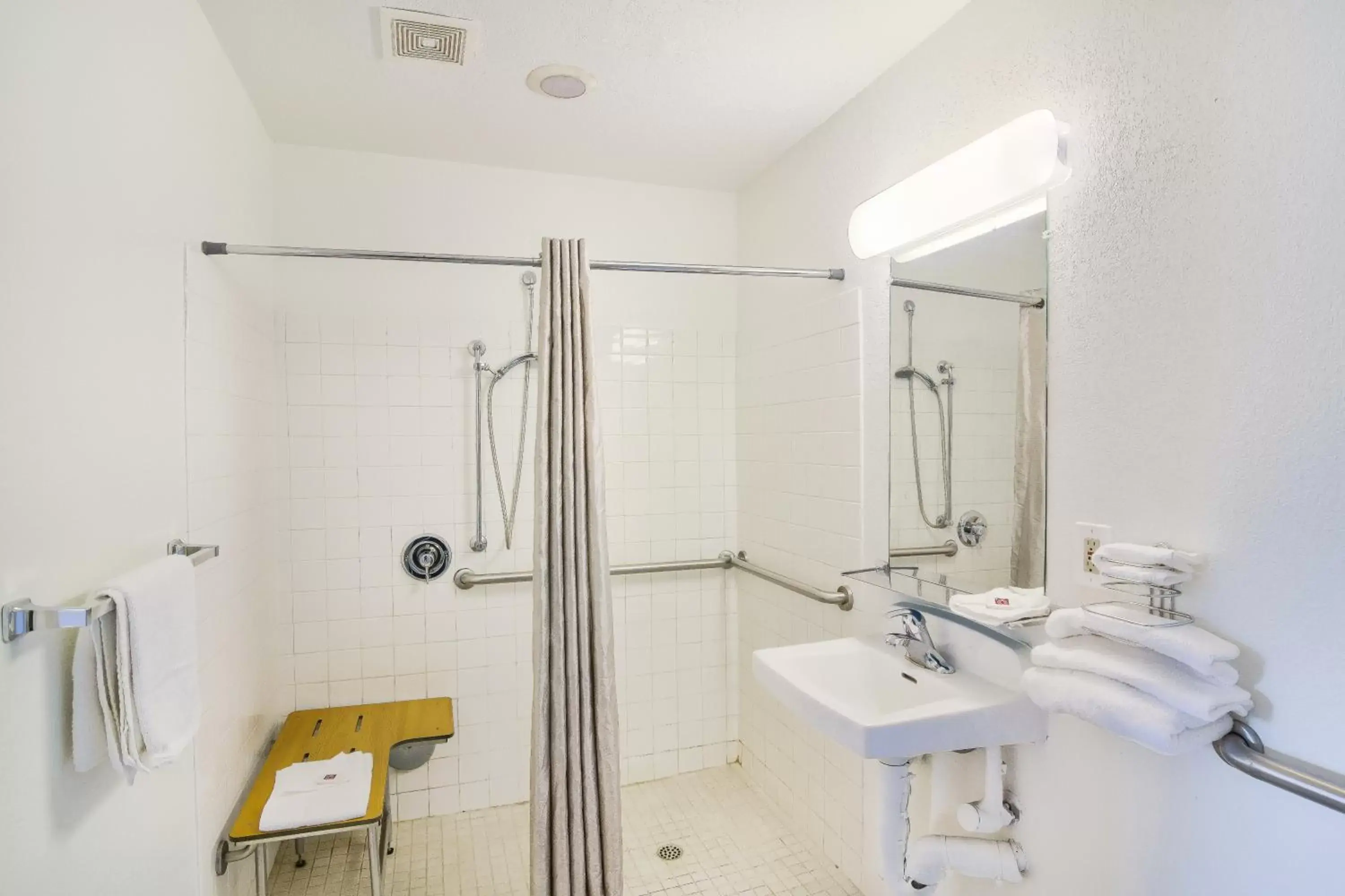 Shower, Bathroom in Motel 6-Camarillo, CA