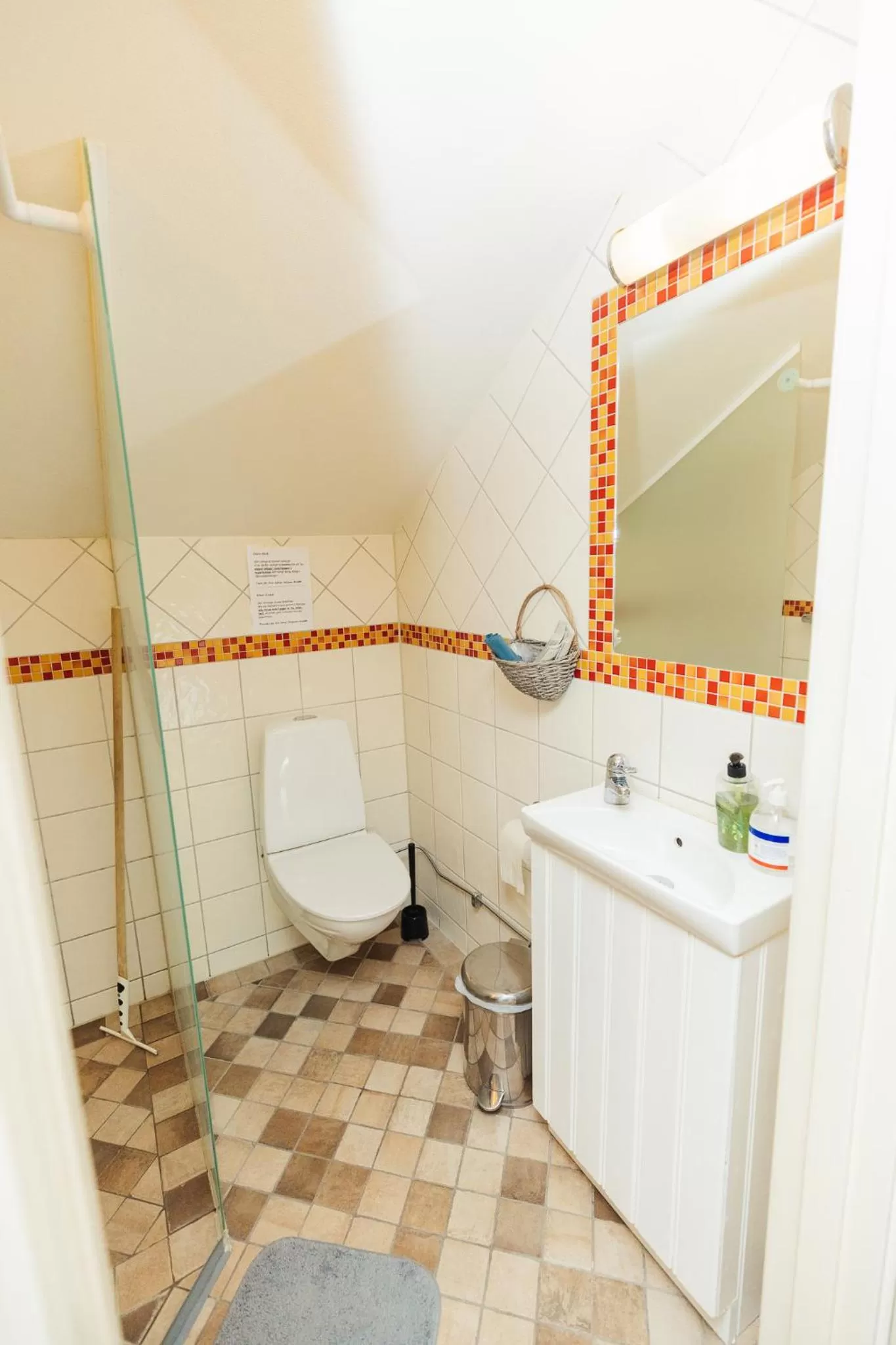 Shower in Bäcks Bed & Breakfast